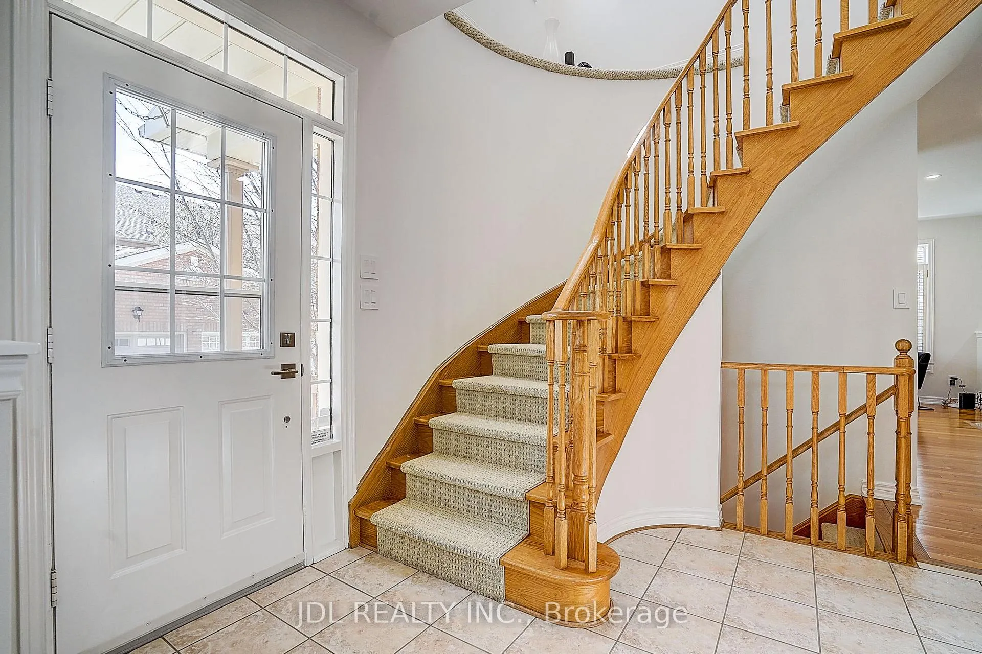 Photo 7 of 2 Catalina Crescent, Richmond Hill, Rouge Woods — HOMEH