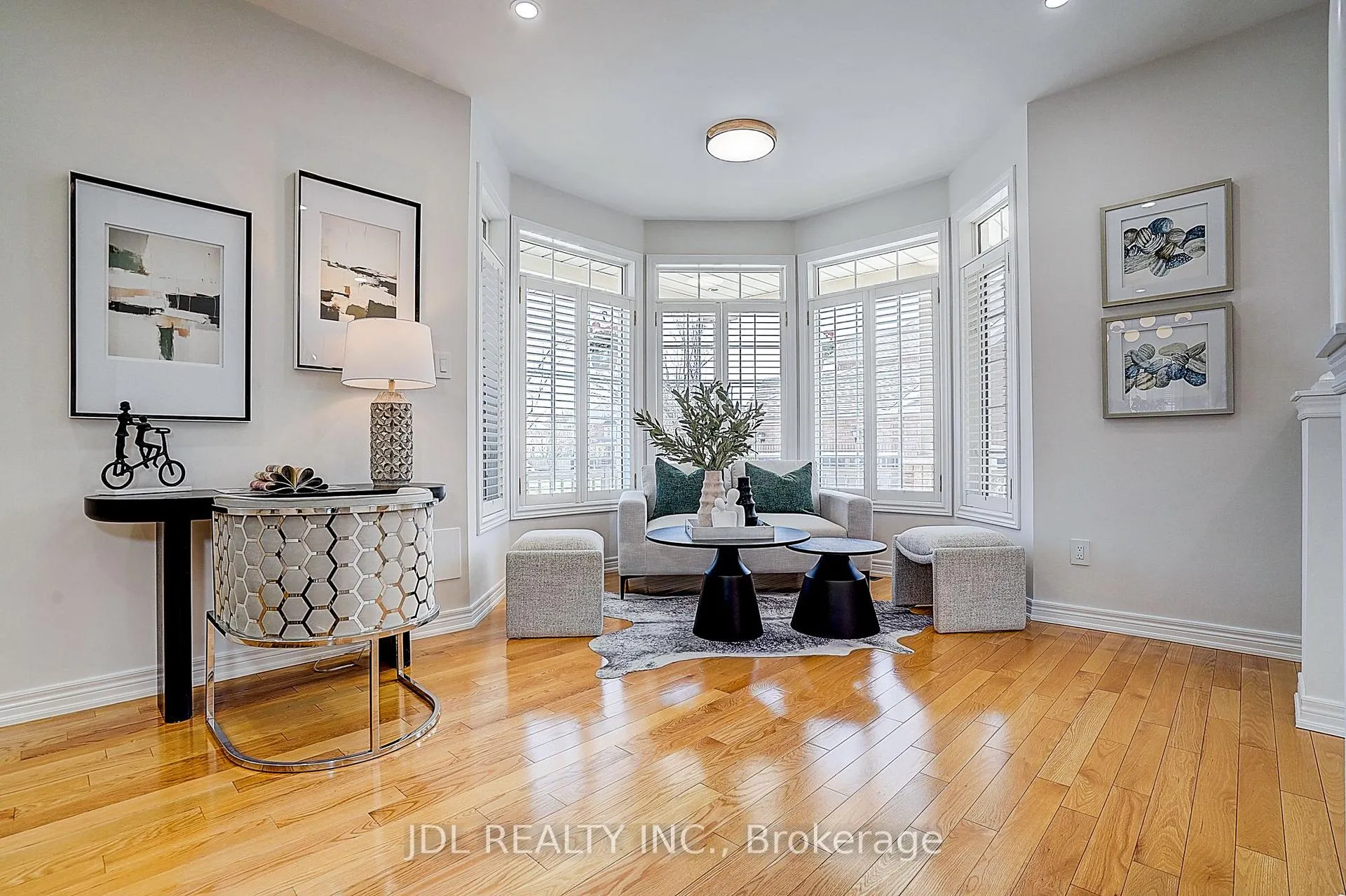 Photo 8 of 2 Catalina Crescent, Richmond Hill, Rouge Woods — HOMEH