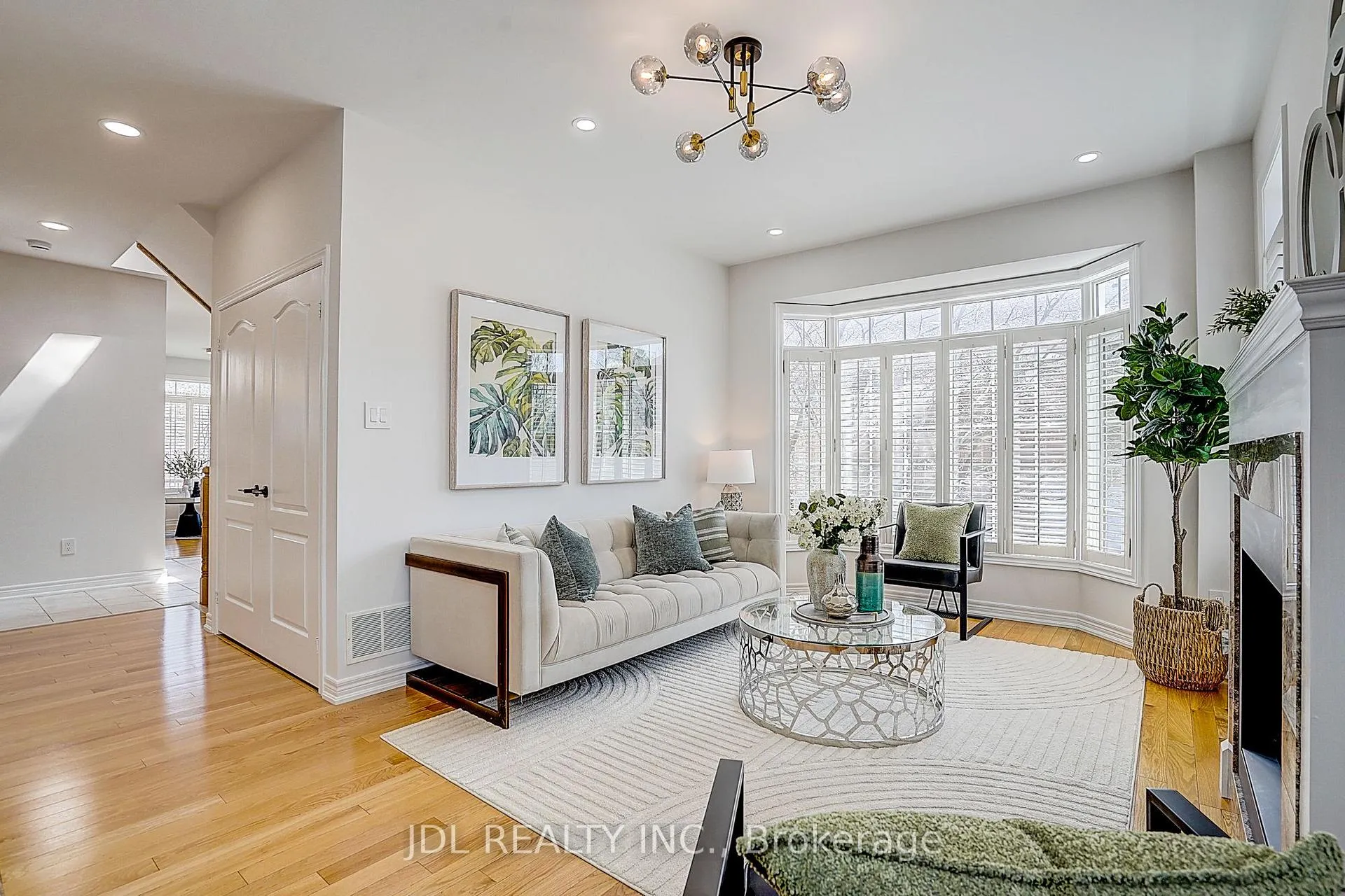 Photo 14 of 2 Catalina Crescent, Richmond Hill, Rouge Woods — HOMEH