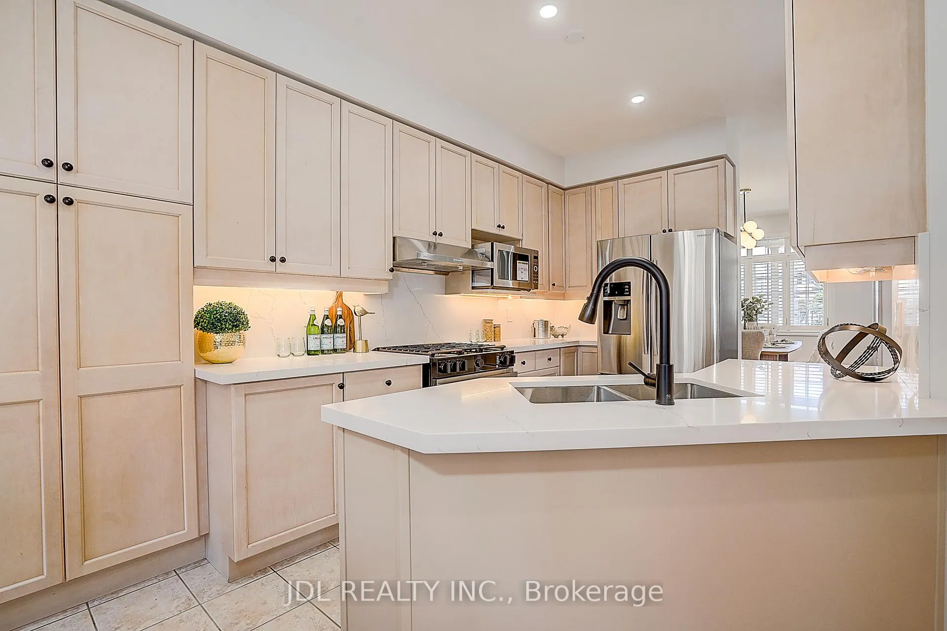 Photo 18 of 2 Catalina Crescent, Richmond Hill, Rouge Woods — HOMEH