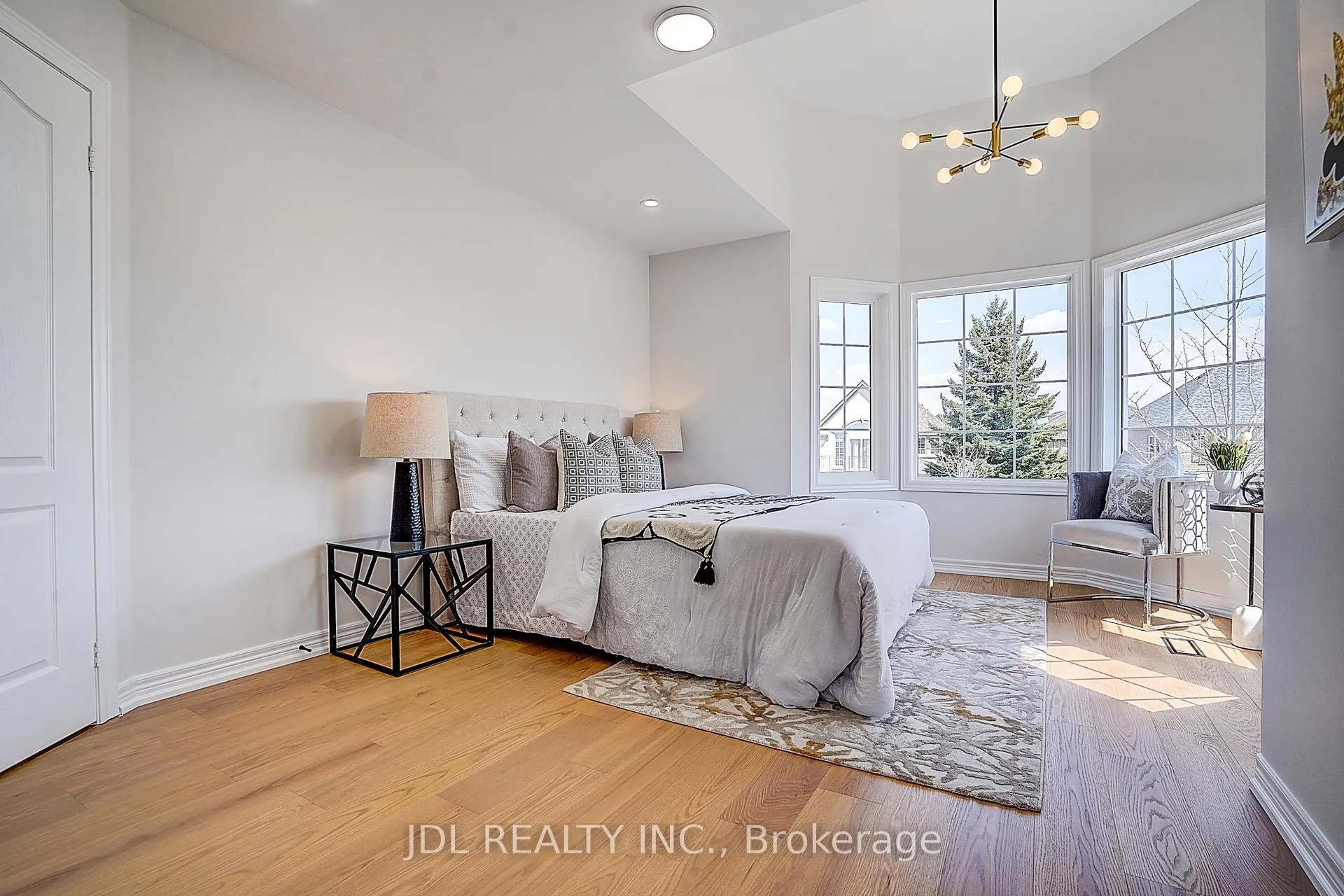 Photo 35 of 2 Catalina Crescent, Richmond Hill, Rouge Woods — HOMEH