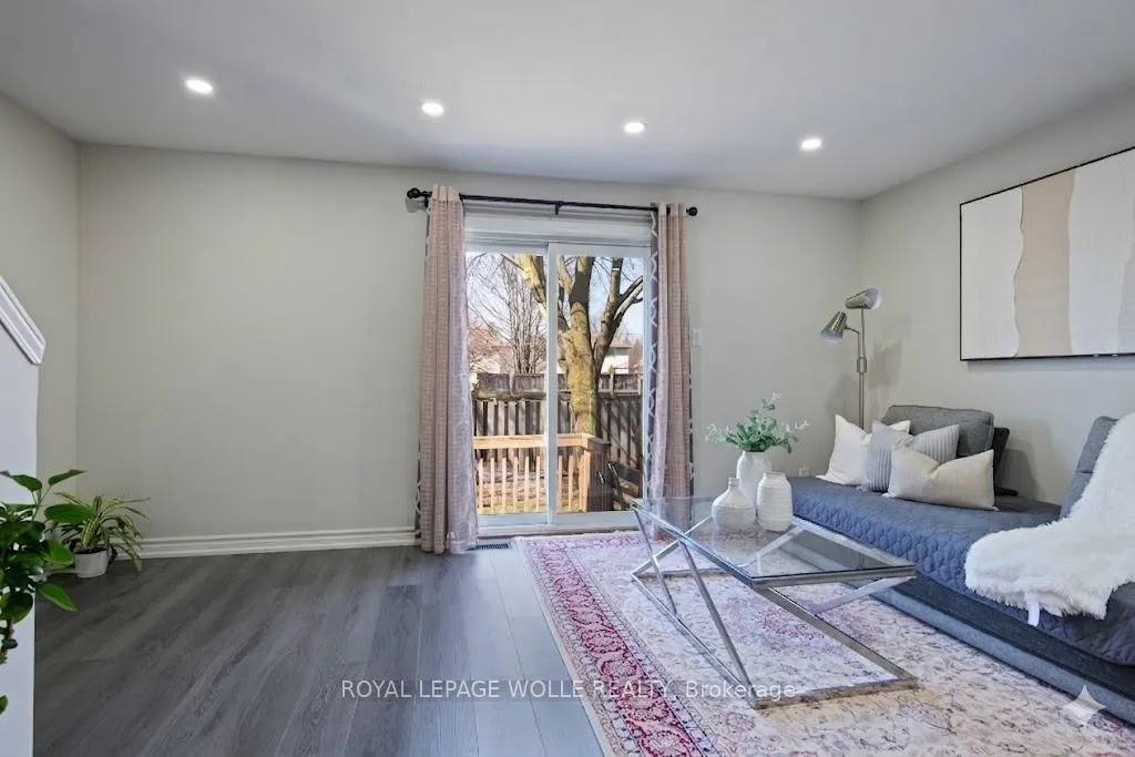 Photo 2 of Unit 9, 465 Woolwich Street N, Waterloo — HOMEH