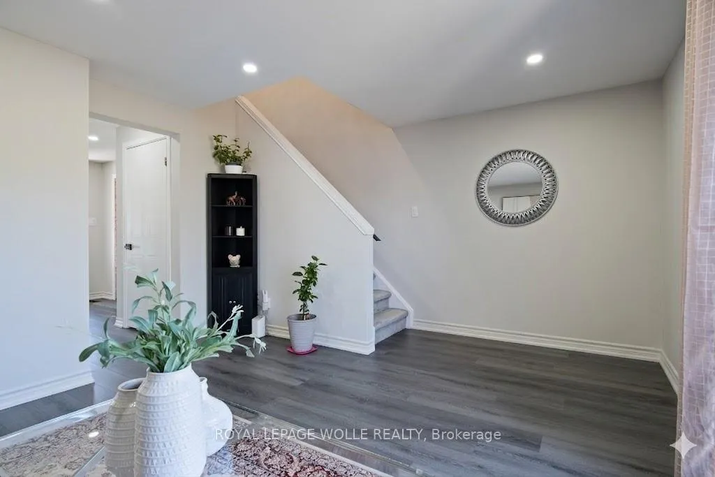 Photo 4 of Unit 9, 465 Woolwich Street N, Waterloo — HOMEH