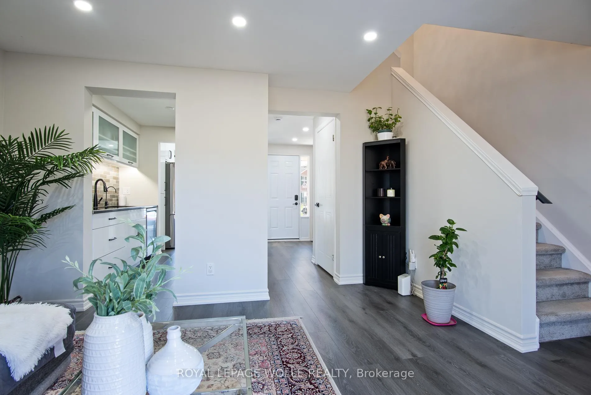 Photo 6 of Unit 9, 465 Woolwich Street N, Waterloo — HOMEH