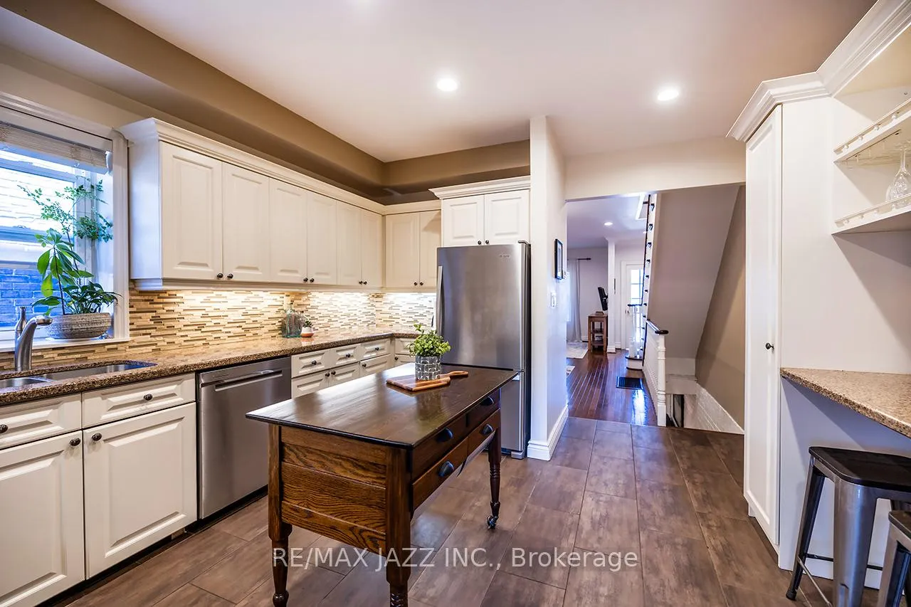 Photo 11 of 92 Alton Avenue, Toronto, South Riverdale — HOMEH