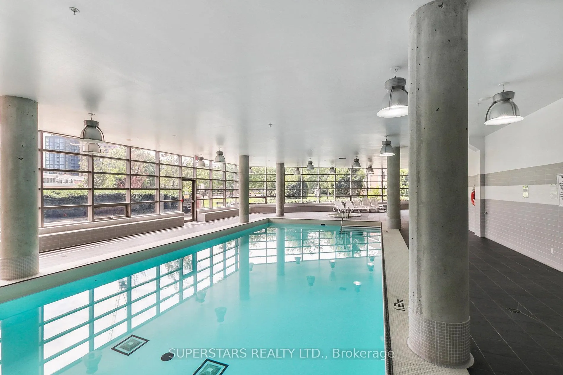 Photo 28 of 38 Joe Shuster Way, Toronto, South Parkdale — HOMEH