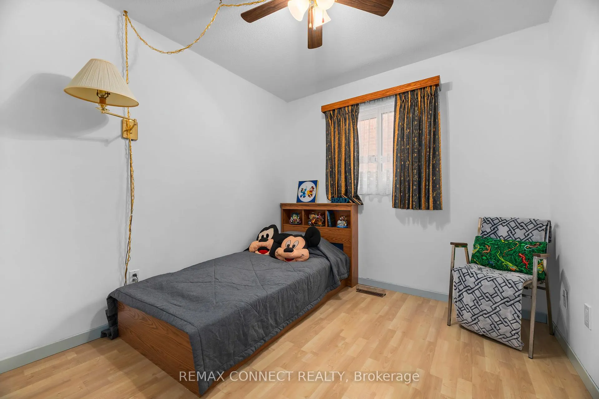 Photo 3 of 21 Wright Crescent, Ajax, Central — HOMEH