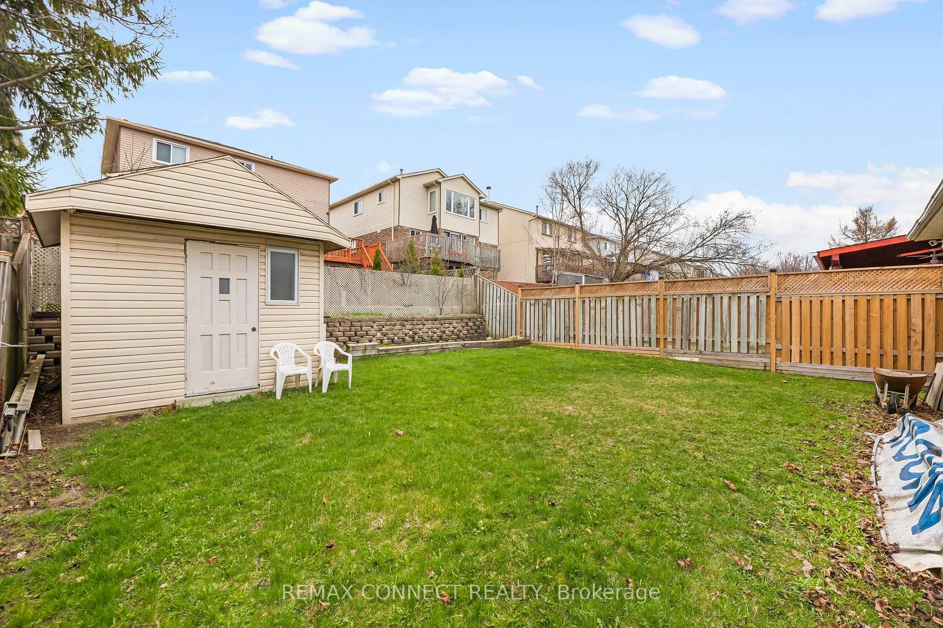Photo 17 of 21 Wright Crescent, Ajax, Central — HOMEH