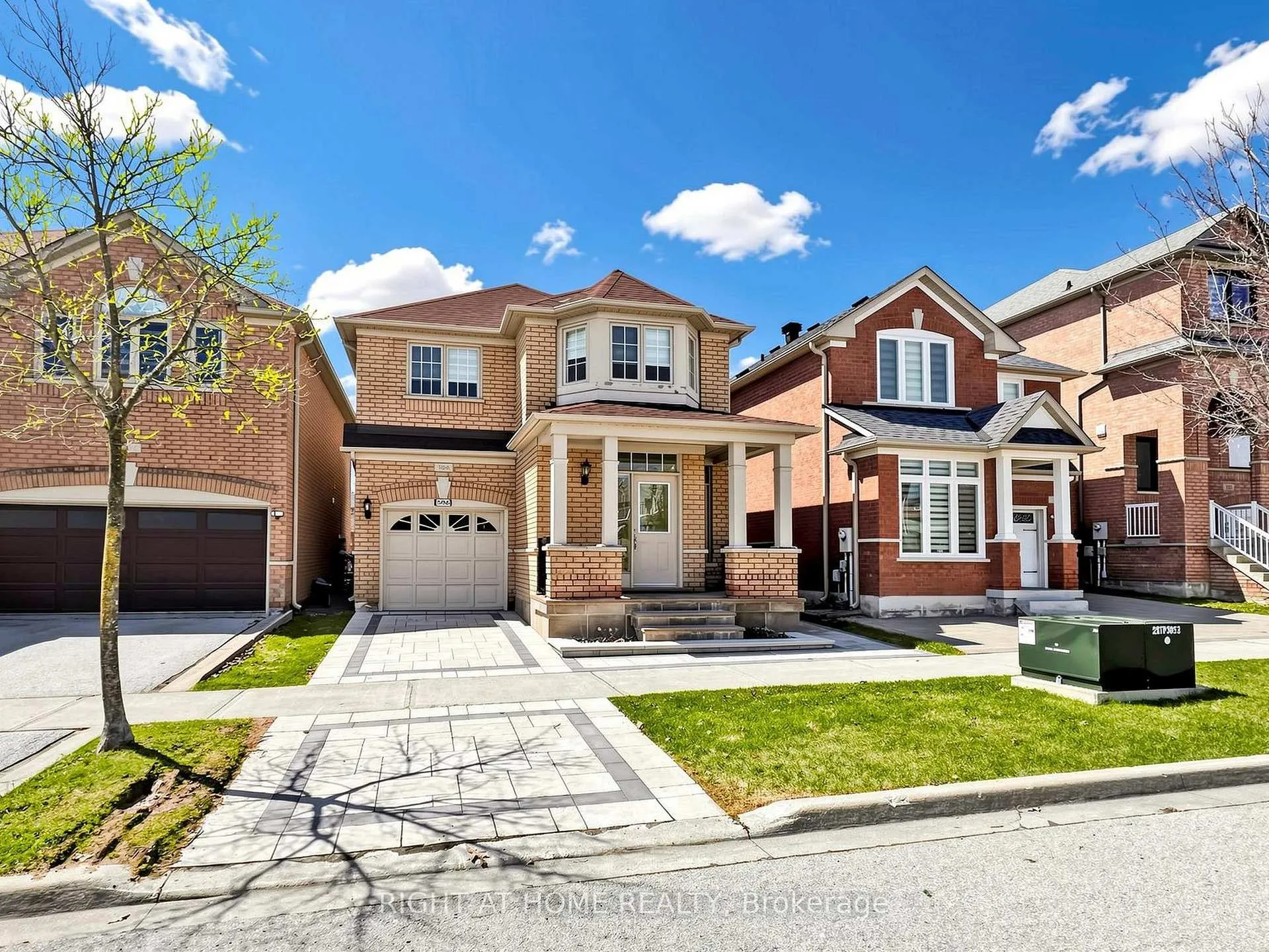 Photo 2 of 306 William Berczy Boulevard, Markham, Berczy — HOMEH
