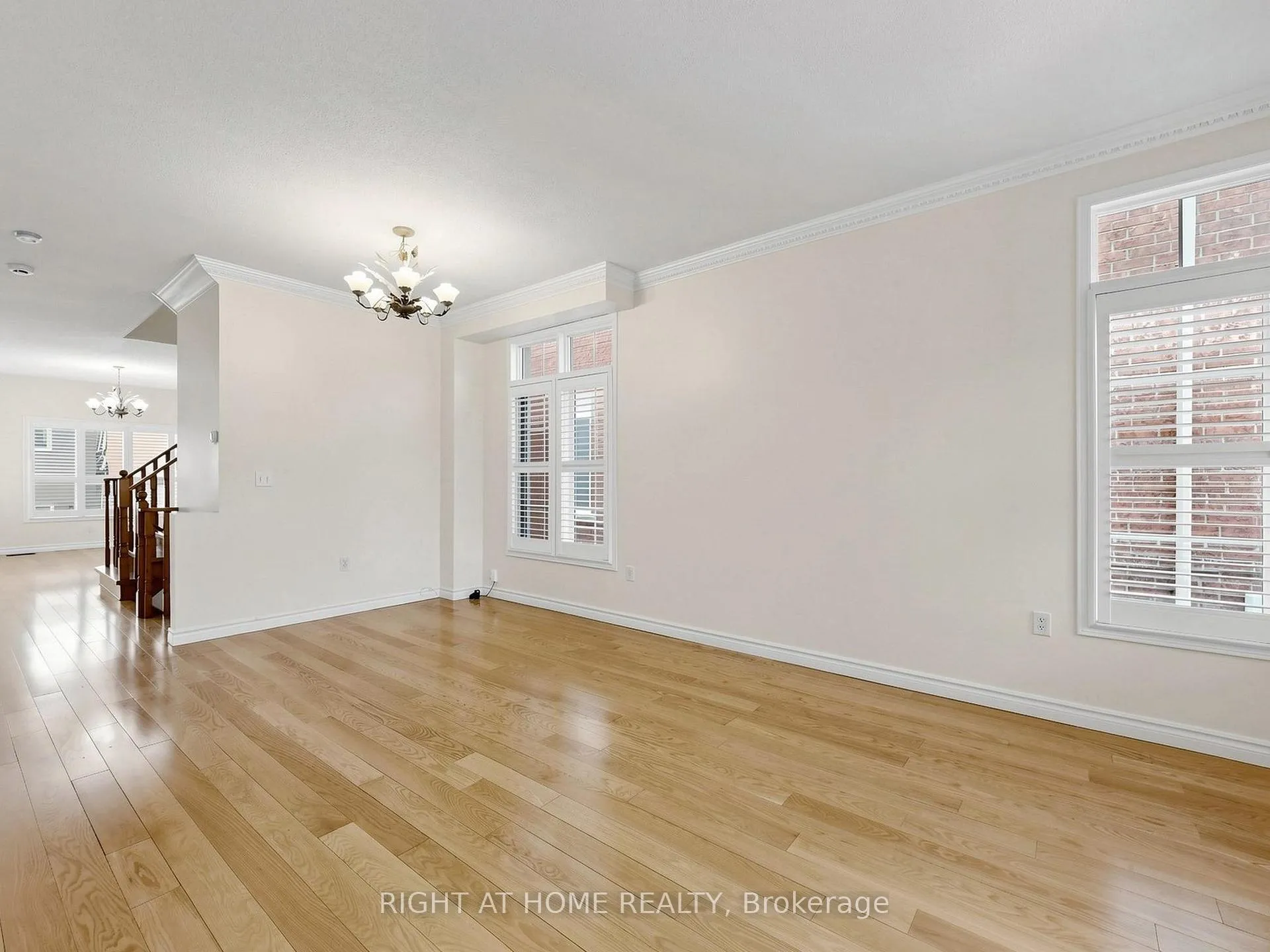 Photo 5 of 306 William Berczy Boulevard, Markham, Berczy — HOMEH