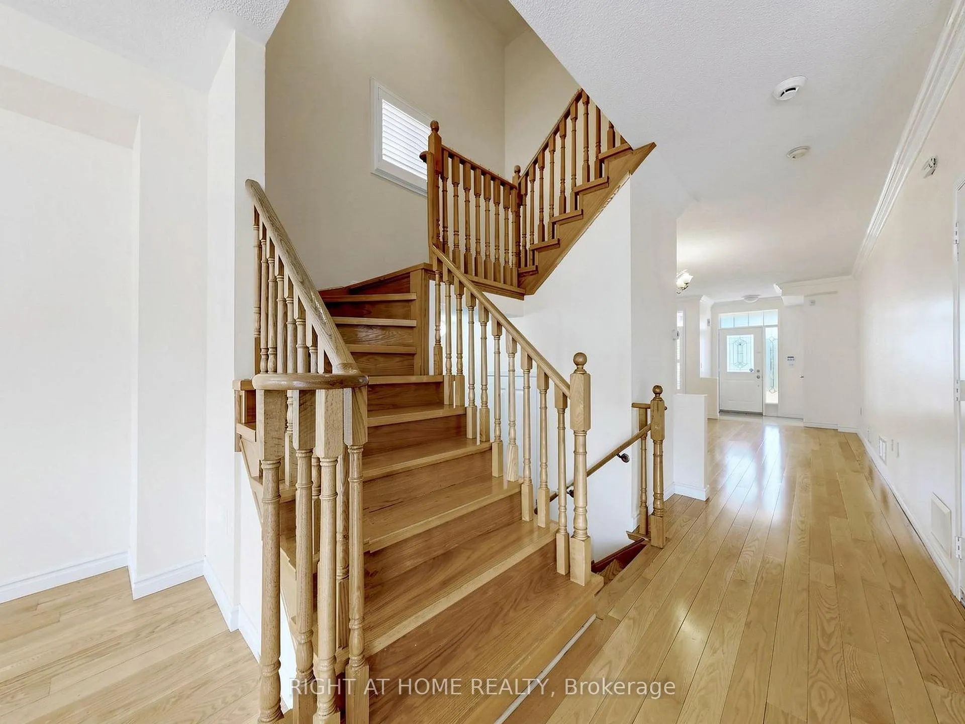 Photo 13 of 306 William Berczy Boulevard, Markham, Berczy — HOMEH