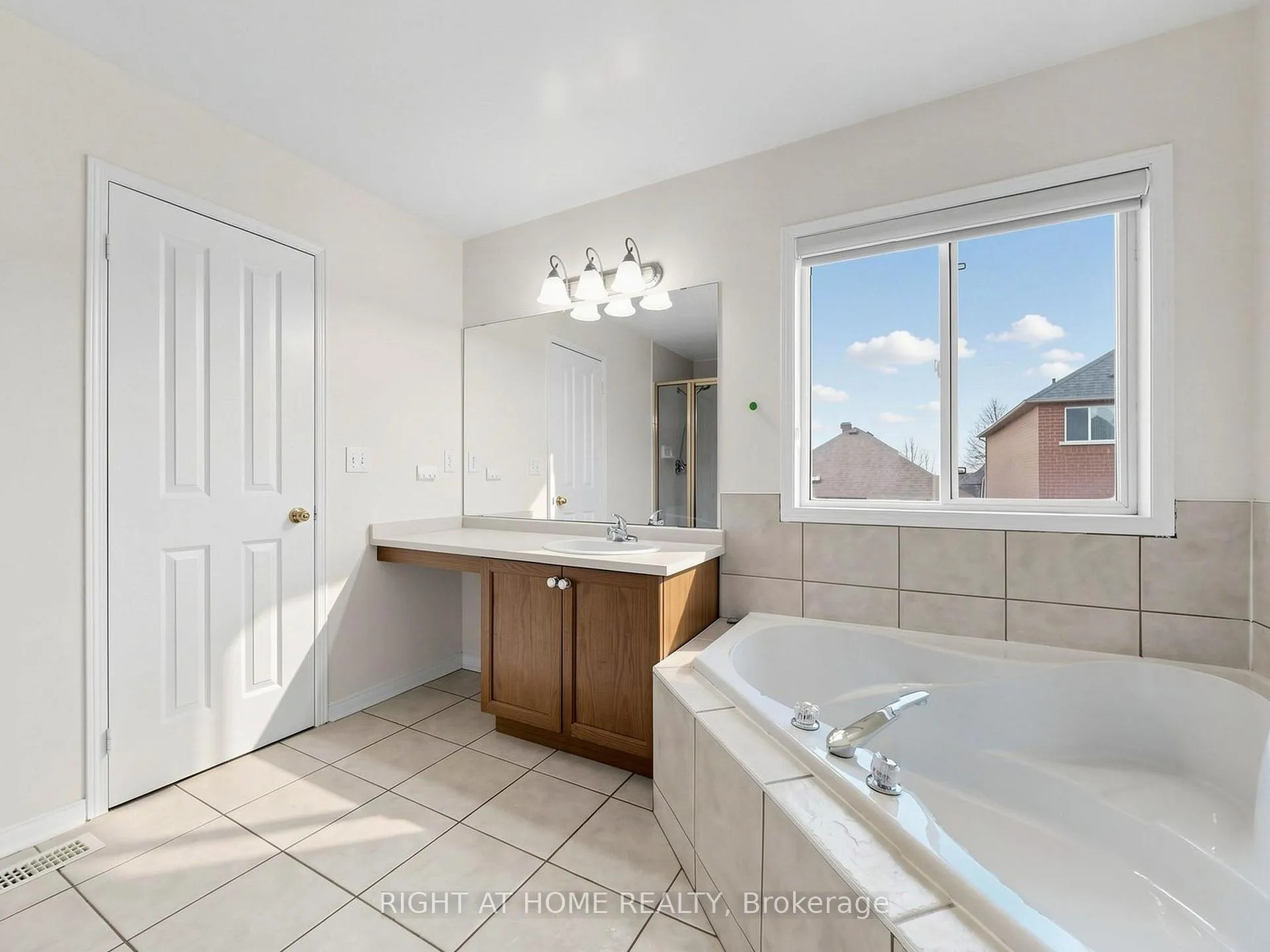 Photo 20 of 306 William Berczy Boulevard, Markham, Berczy — HOMEH