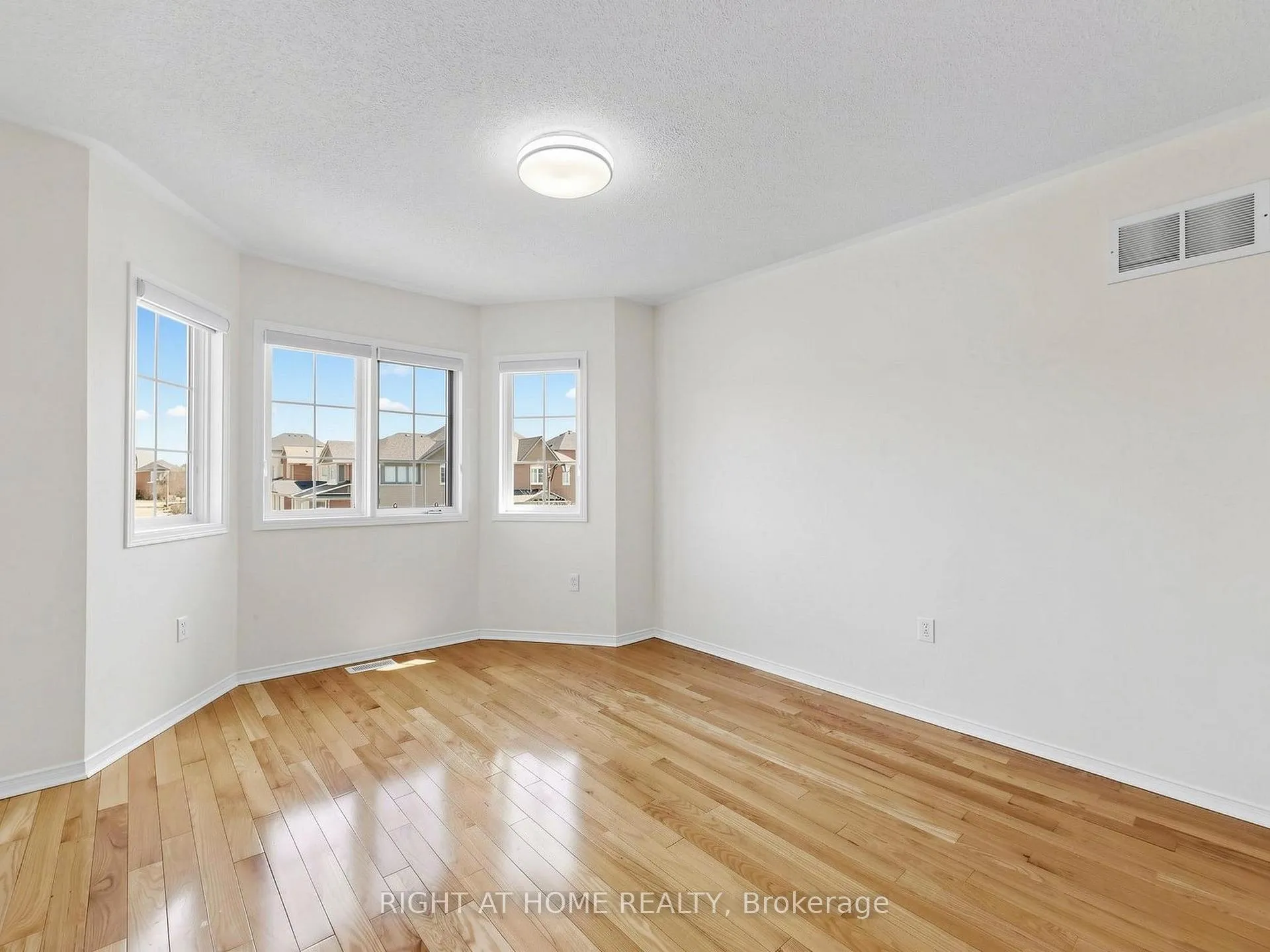 Photo 23 of 306 William Berczy Boulevard, Markham, Berczy — HOMEH