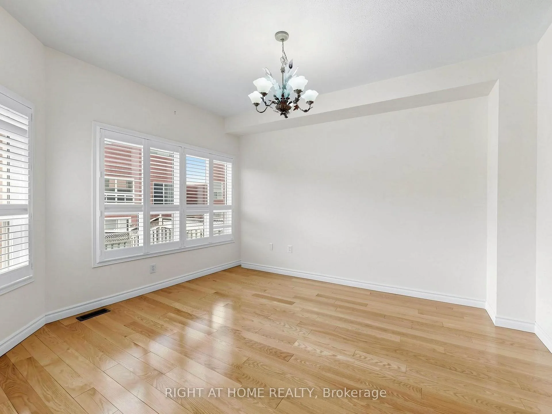 Photo 25 of 306 William Berczy Boulevard, Markham, Berczy — HOMEH