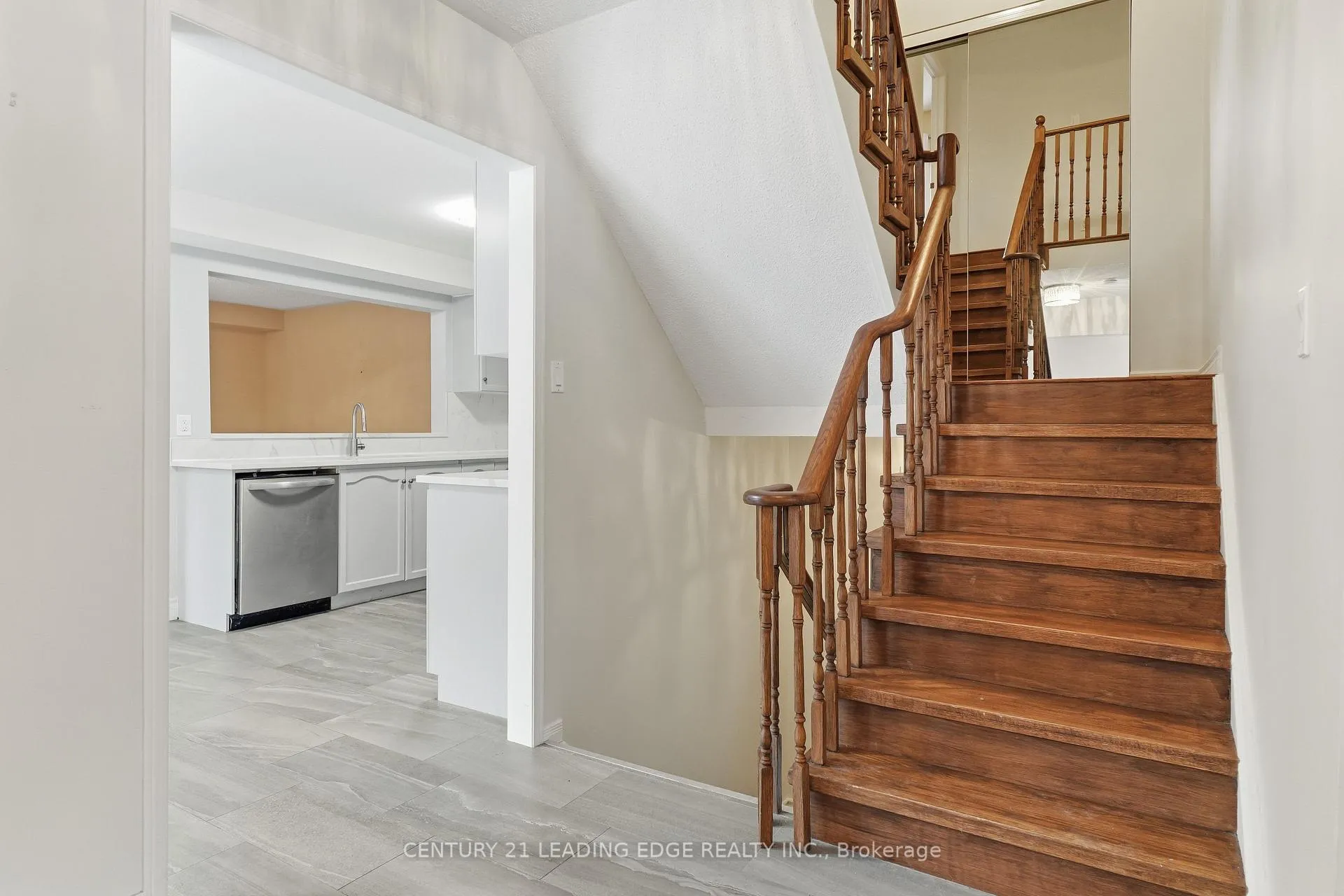 Photo 9 of 60 Snedden Avenue, Aurora, Bayview Wellington — HOMEH
