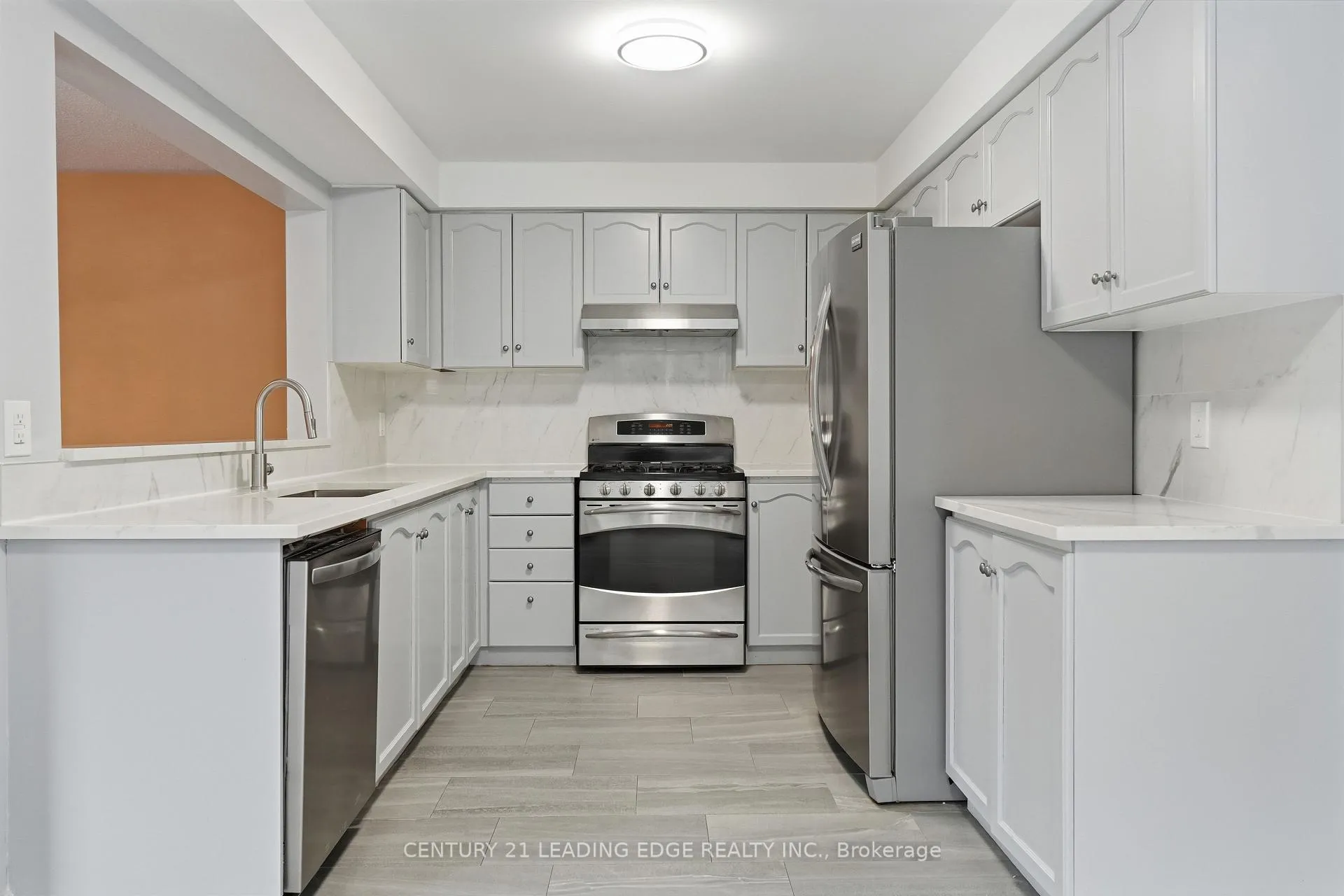 Photo 12 of 60 Snedden Avenue, Aurora, Bayview Wellington — HOMEH