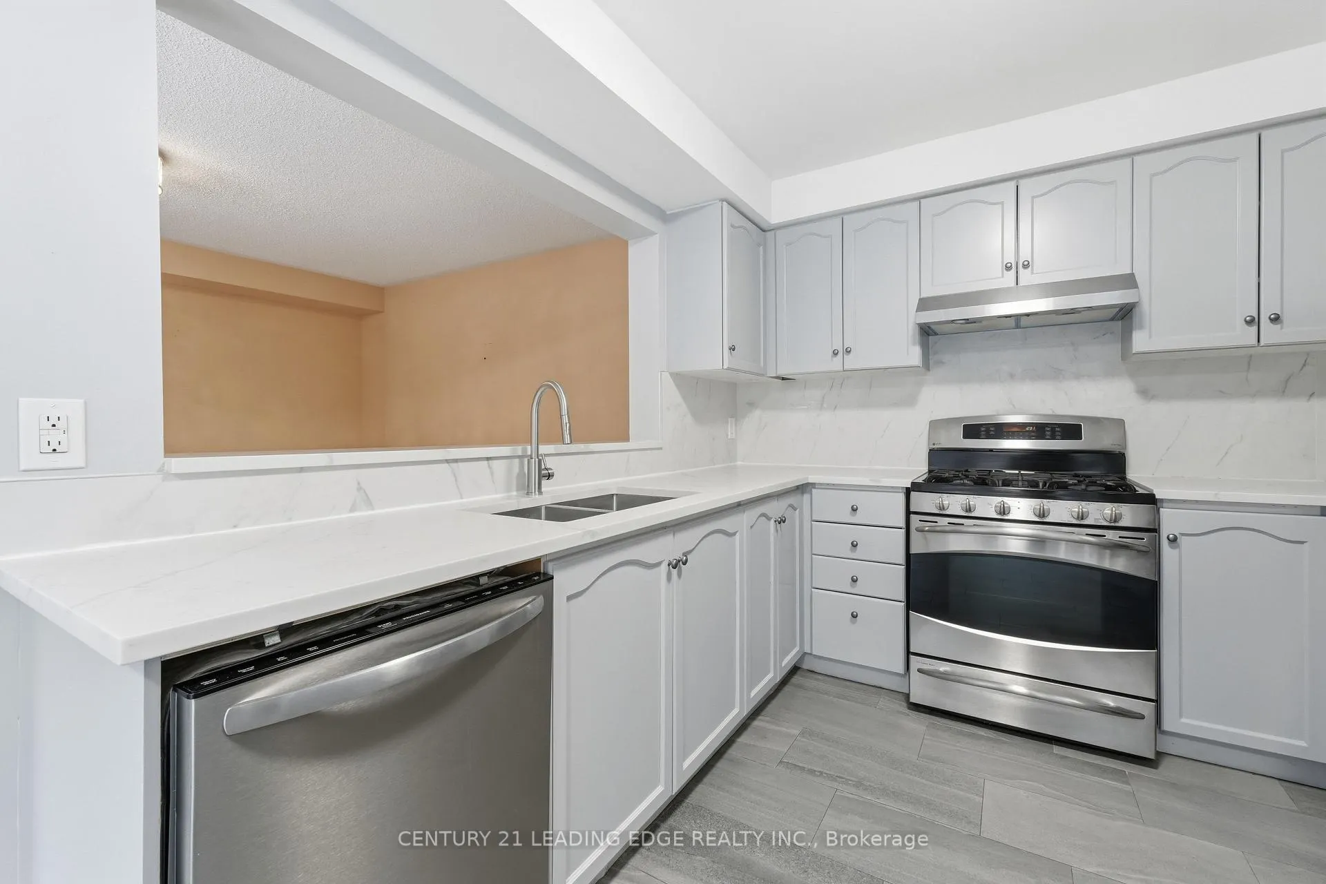 Photo 15 of 60 Snedden Avenue, Aurora, Bayview Wellington — HOMEH