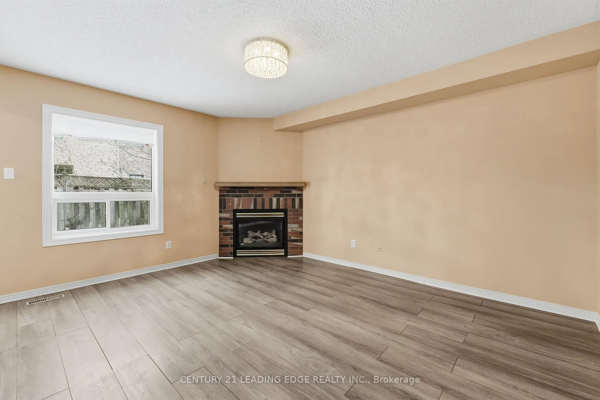 Photo 25 of 60 Snedden Avenue, Aurora, Bayview Wellington — HOMEH