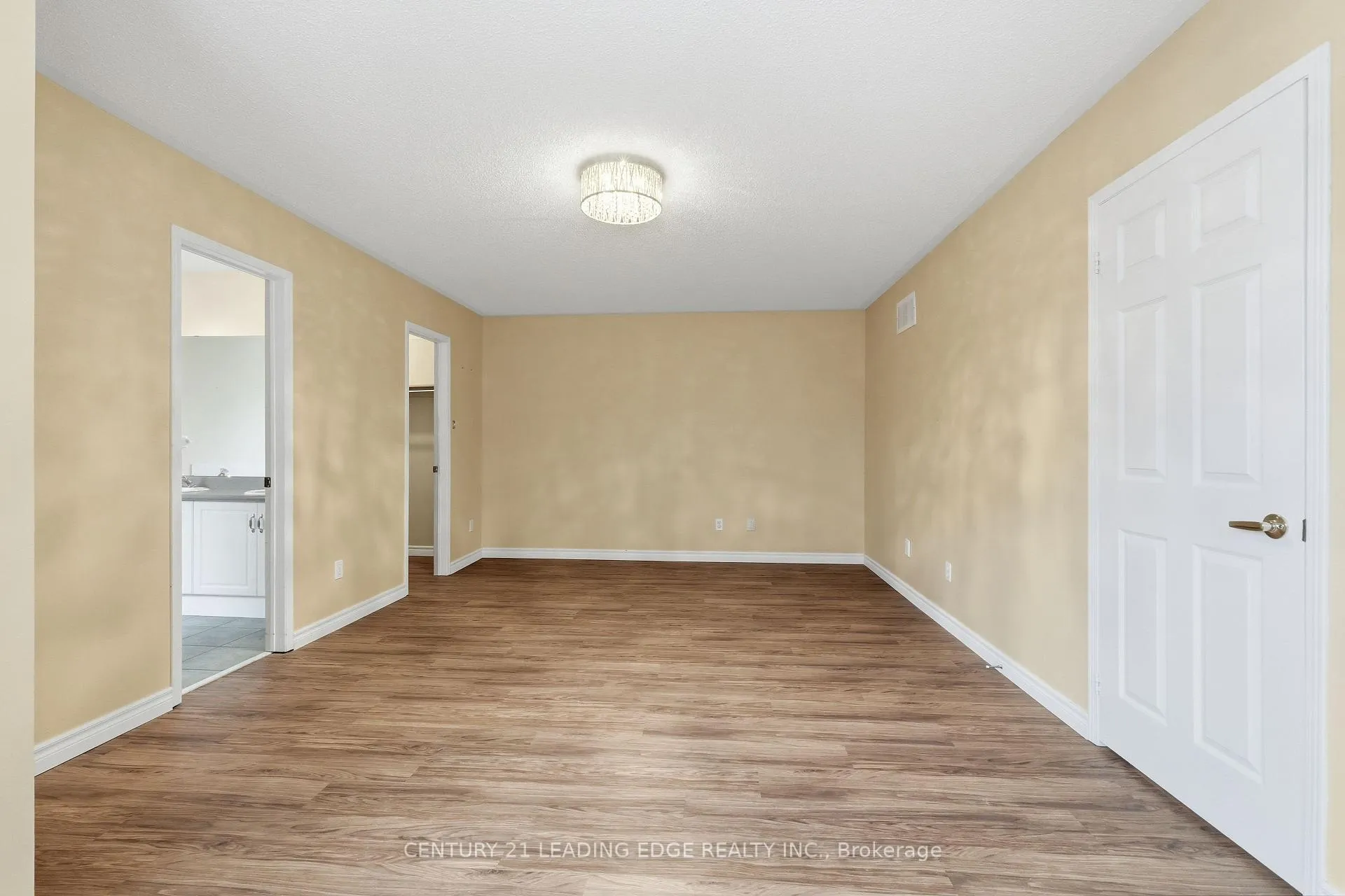 Photo 29 of 60 Snedden Avenue, Aurora, Bayview Wellington — HOMEH