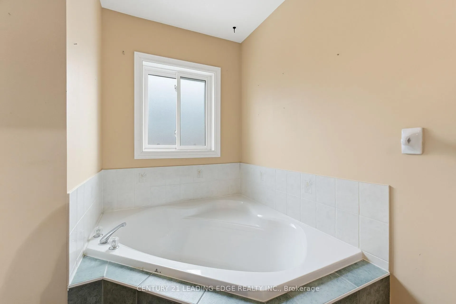 Photo 31 of 60 Snedden Avenue, Aurora, Bayview Wellington — HOMEH