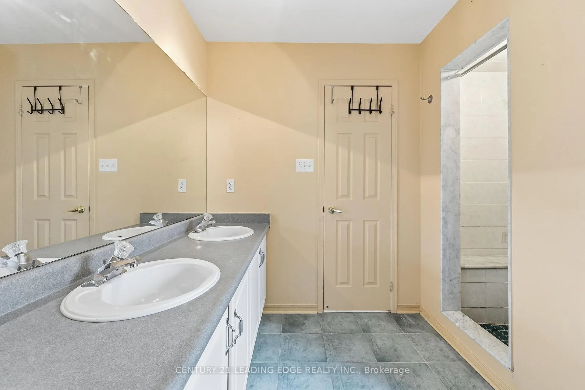 Photo 32 of 60 Snedden Avenue, Aurora, Bayview Wellington — HOMEH
