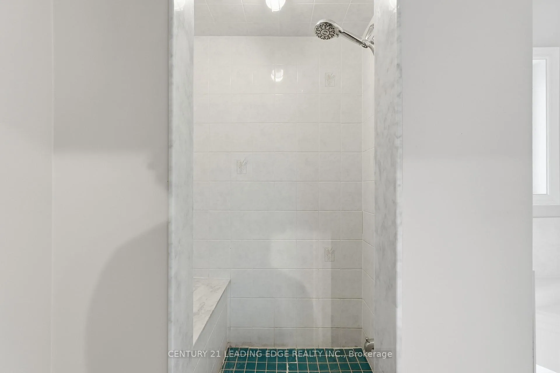 Photo 33 of 60 Snedden Avenue, Aurora, Bayview Wellington — HOMEH