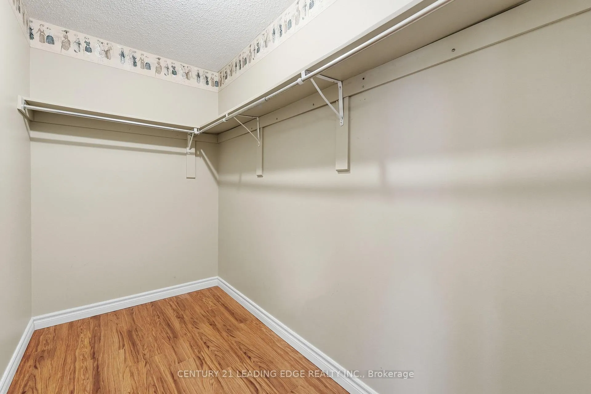 Photo 34 of 60 Snedden Avenue, Aurora, Bayview Wellington — HOMEH