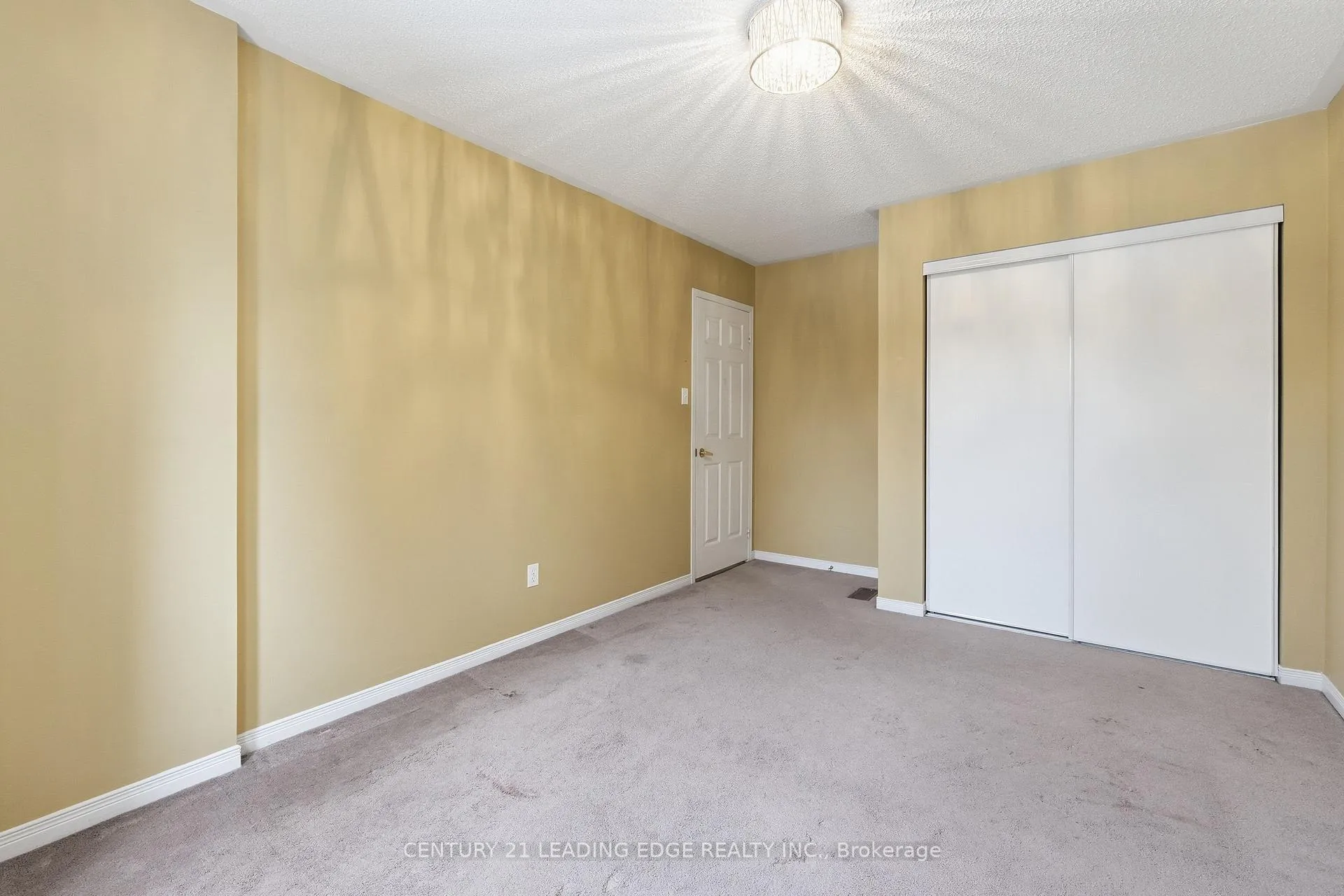 Photo 37 of 60 Snedden Avenue, Aurora, Bayview Wellington — HOMEH