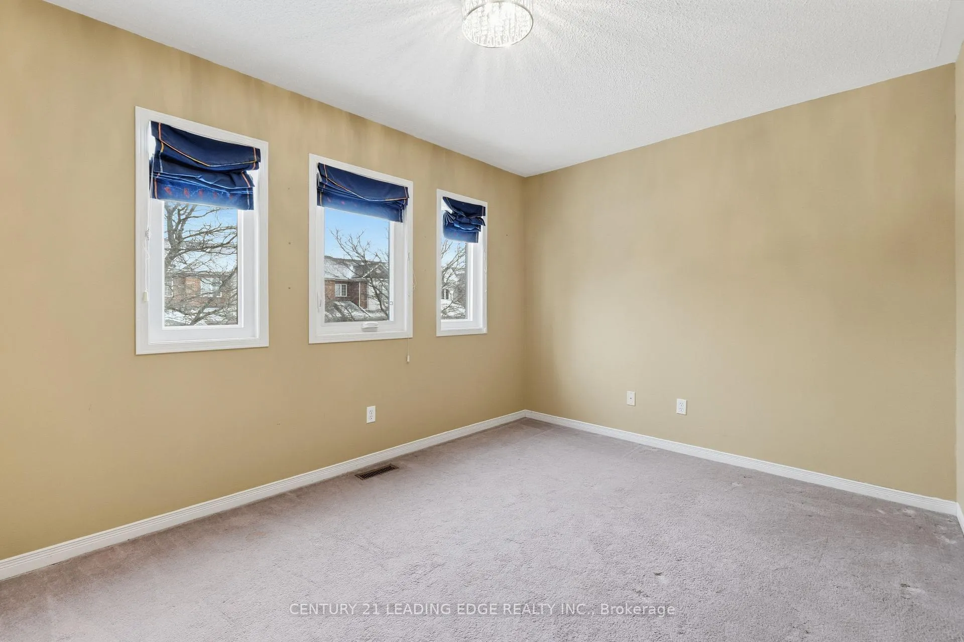 Photo 38 of 60 Snedden Avenue, Aurora, Bayview Wellington — HOMEH