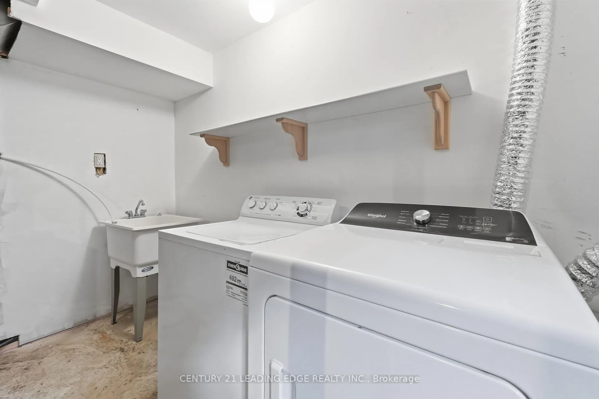 Photo 46 of 60 Snedden Avenue, Aurora, Bayview Wellington — HOMEH
