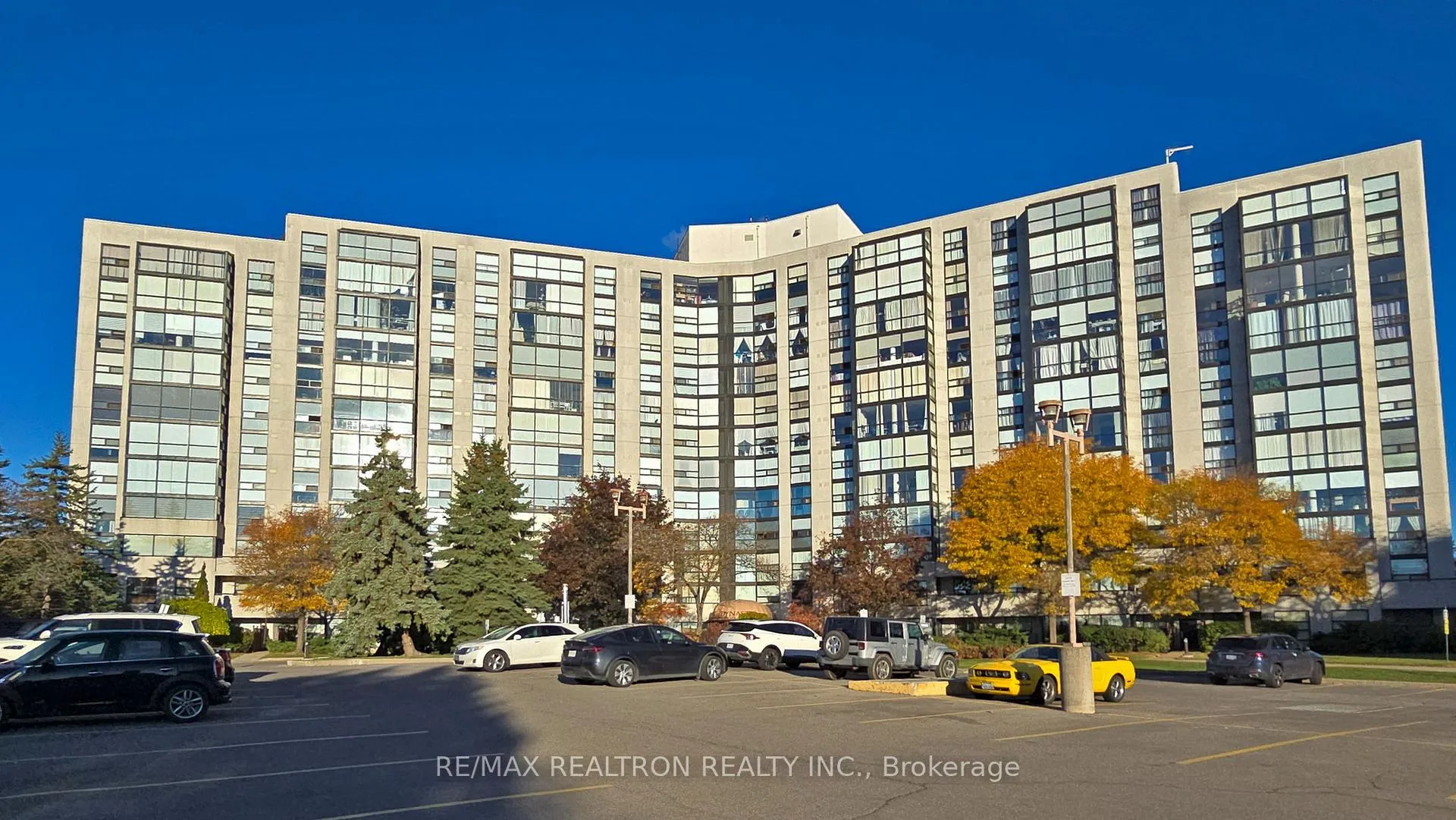 Photo 2 of Unit 404, 40 Harding Boulevard W, Richmond Hill, Harding — HOMEH