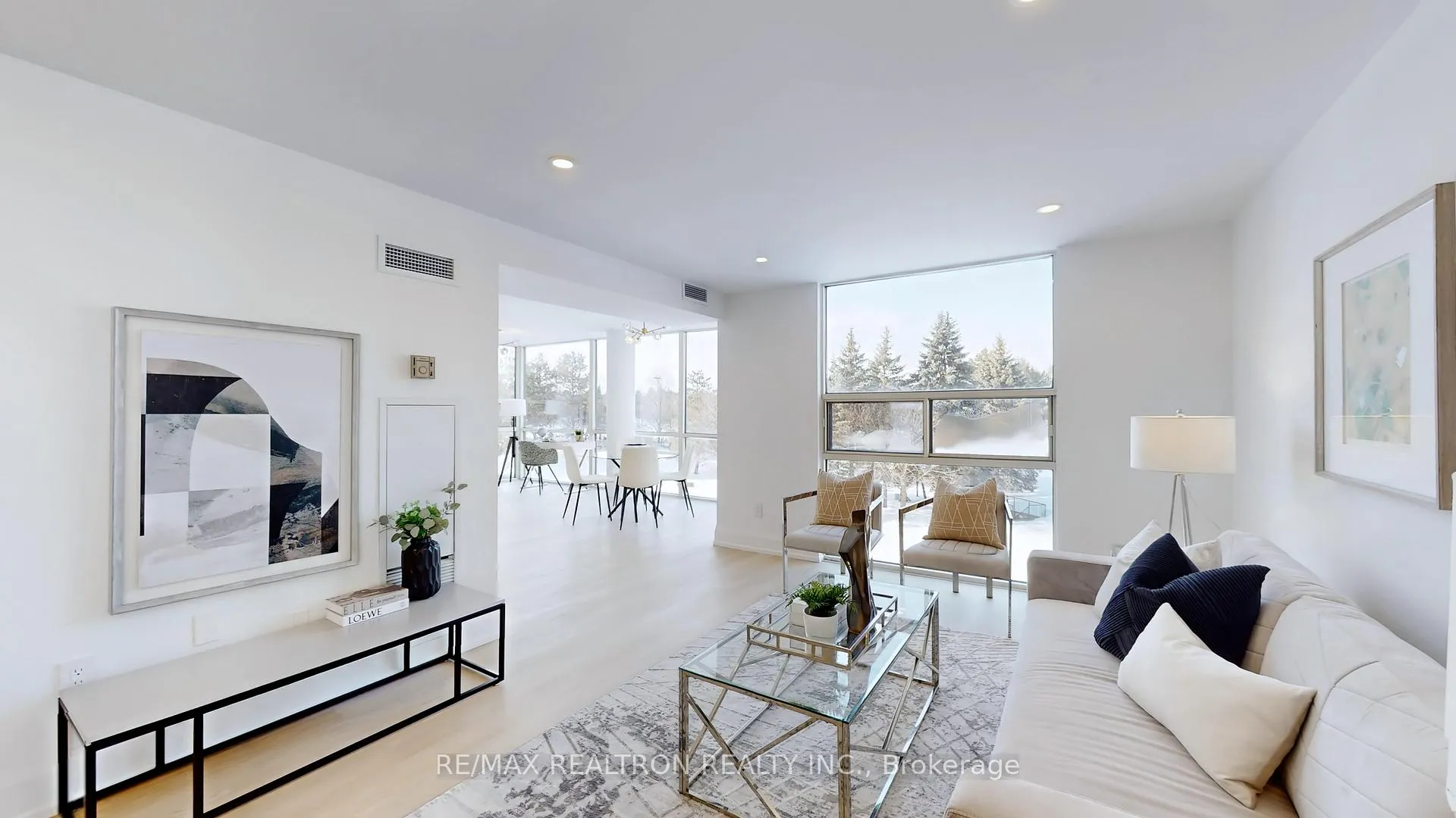 Photo 7 of Unit 404, 40 Harding Boulevard W, Richmond Hill, Harding — HOMEH