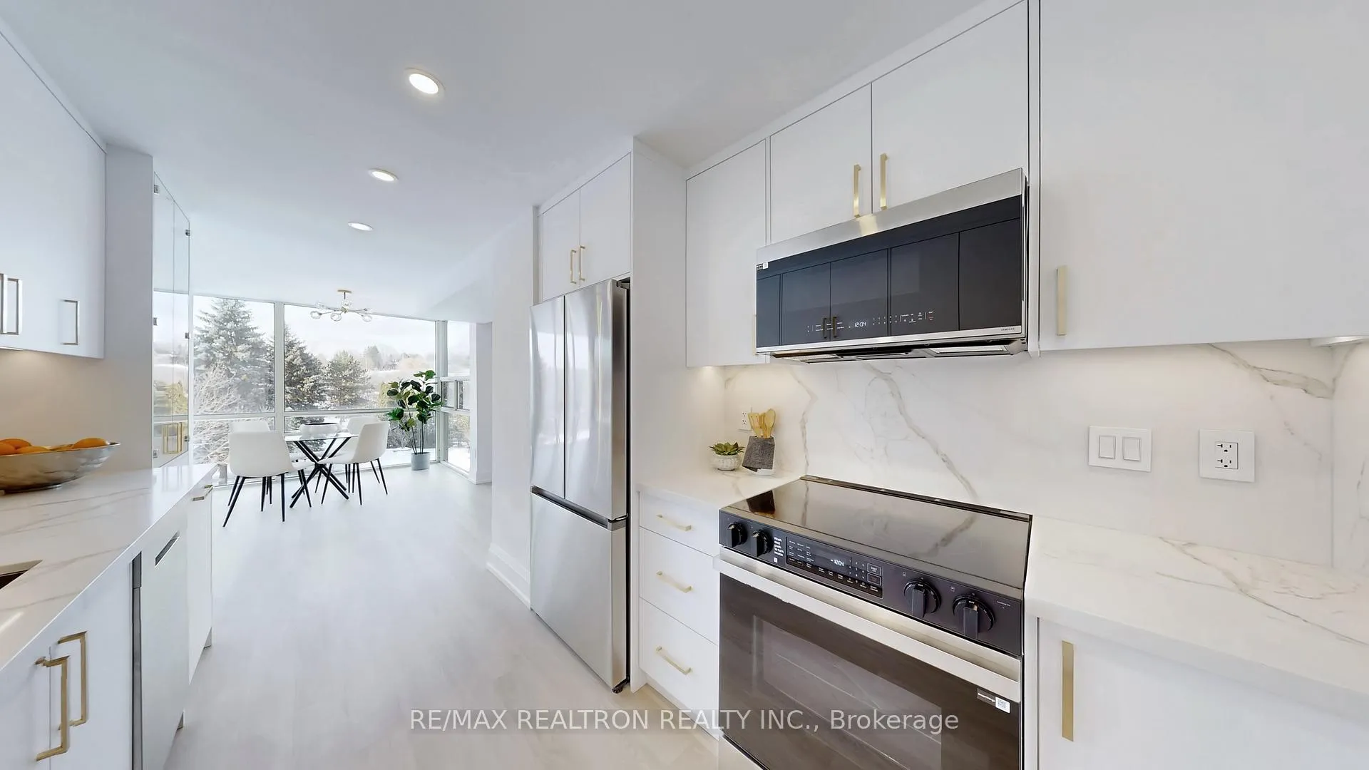 Photo 14 of Unit 404, 40 Harding Boulevard W, Richmond Hill, Harding — HOMEH