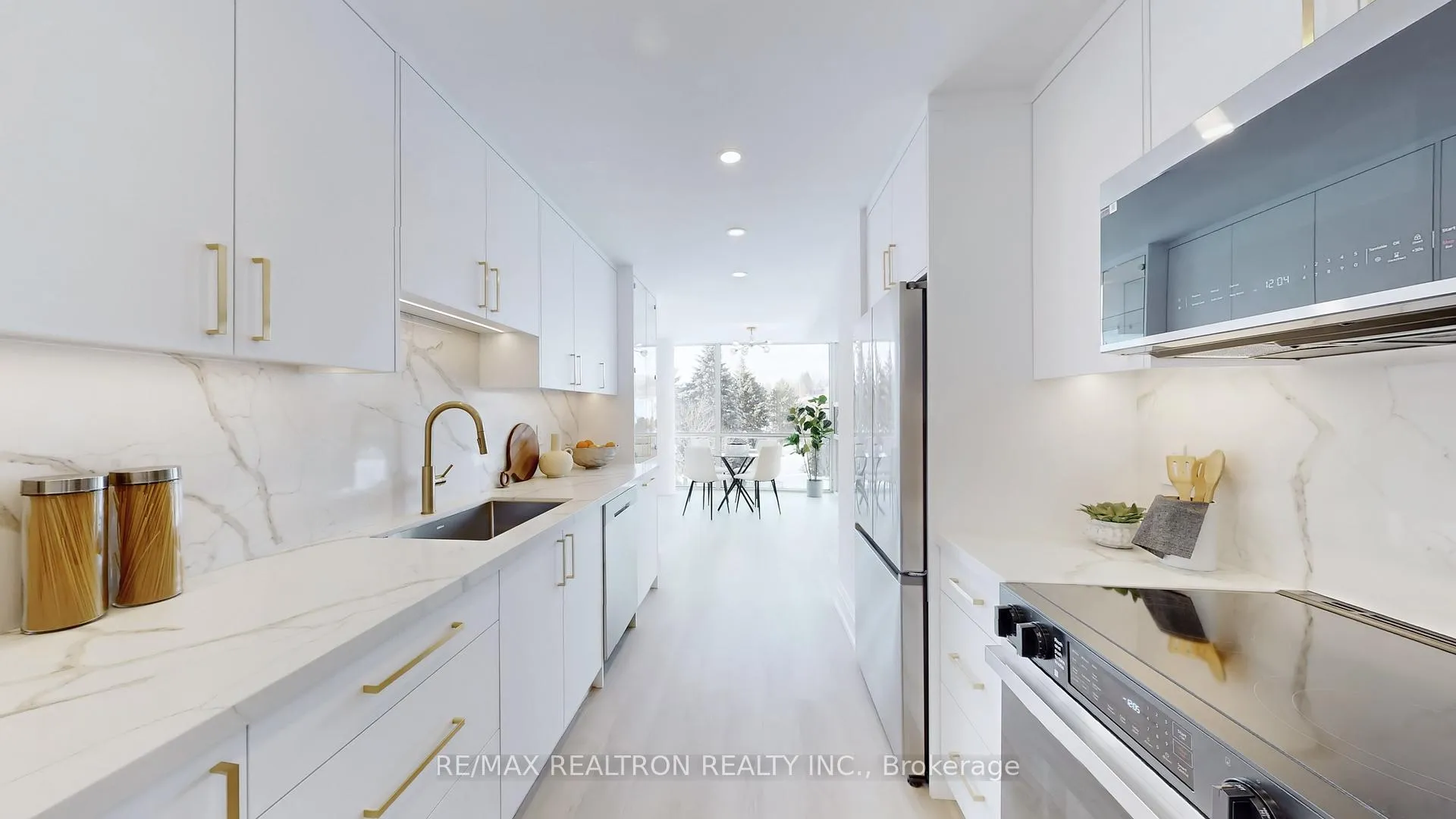 Photo 15 of Unit 404, 40 Harding Boulevard W, Richmond Hill, Harding — HOMEH