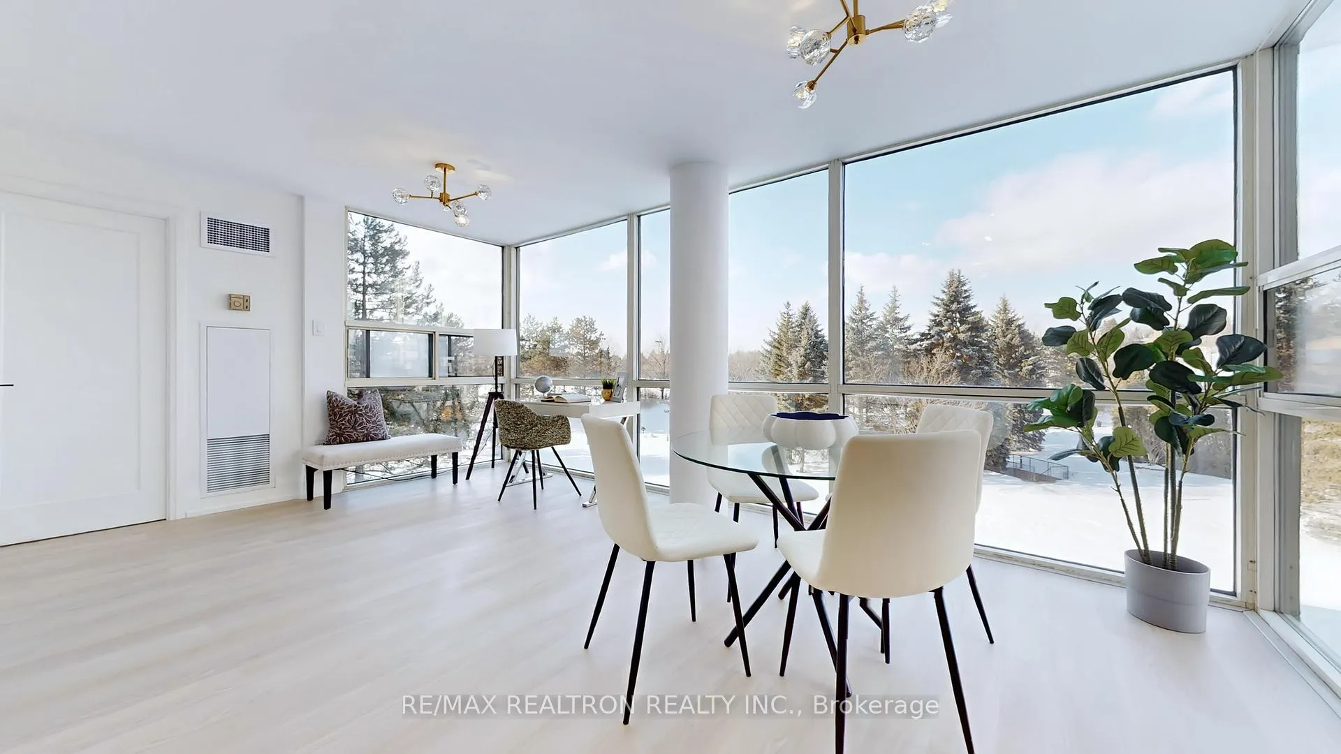 Photo 17 of Unit 404, 40 Harding Boulevard W, Richmond Hill, Harding — HOMEH