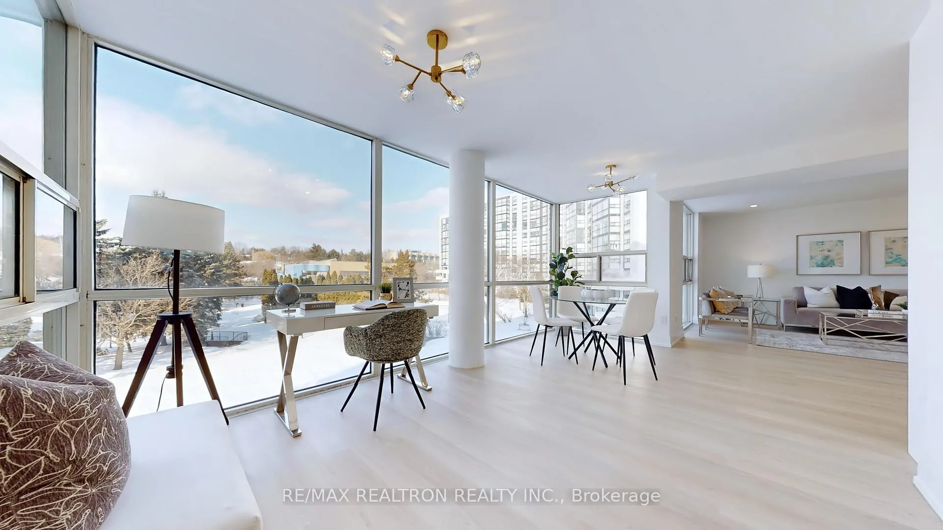 Photo 19 of Unit 404, 40 Harding Boulevard W, Richmond Hill, Harding — HOMEH