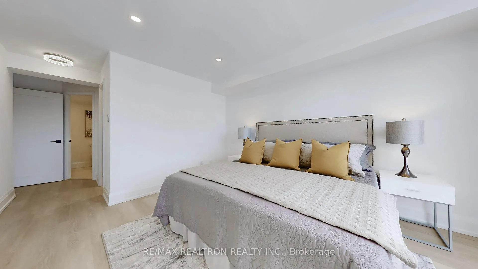 Photo 22 of Unit 404, 40 Harding Boulevard W, Richmond Hill, Harding — HOMEH