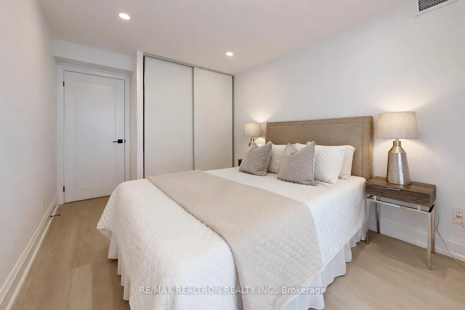 Photo 28 of Unit 404, 40 Harding Boulevard W, Richmond Hill, Harding — HOMEH