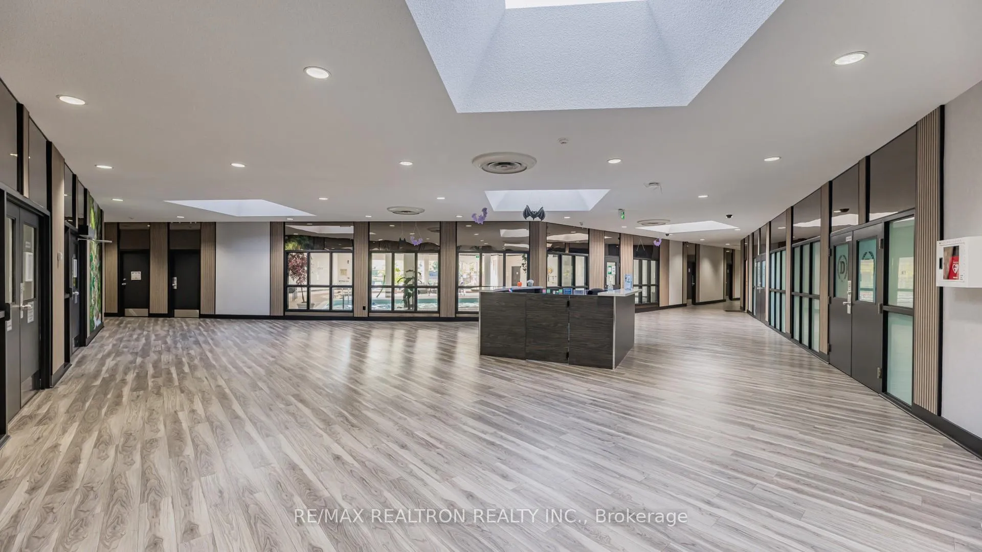 Photo 38 of Unit 404, 40 Harding Boulevard W, Richmond Hill, Harding — HOMEH