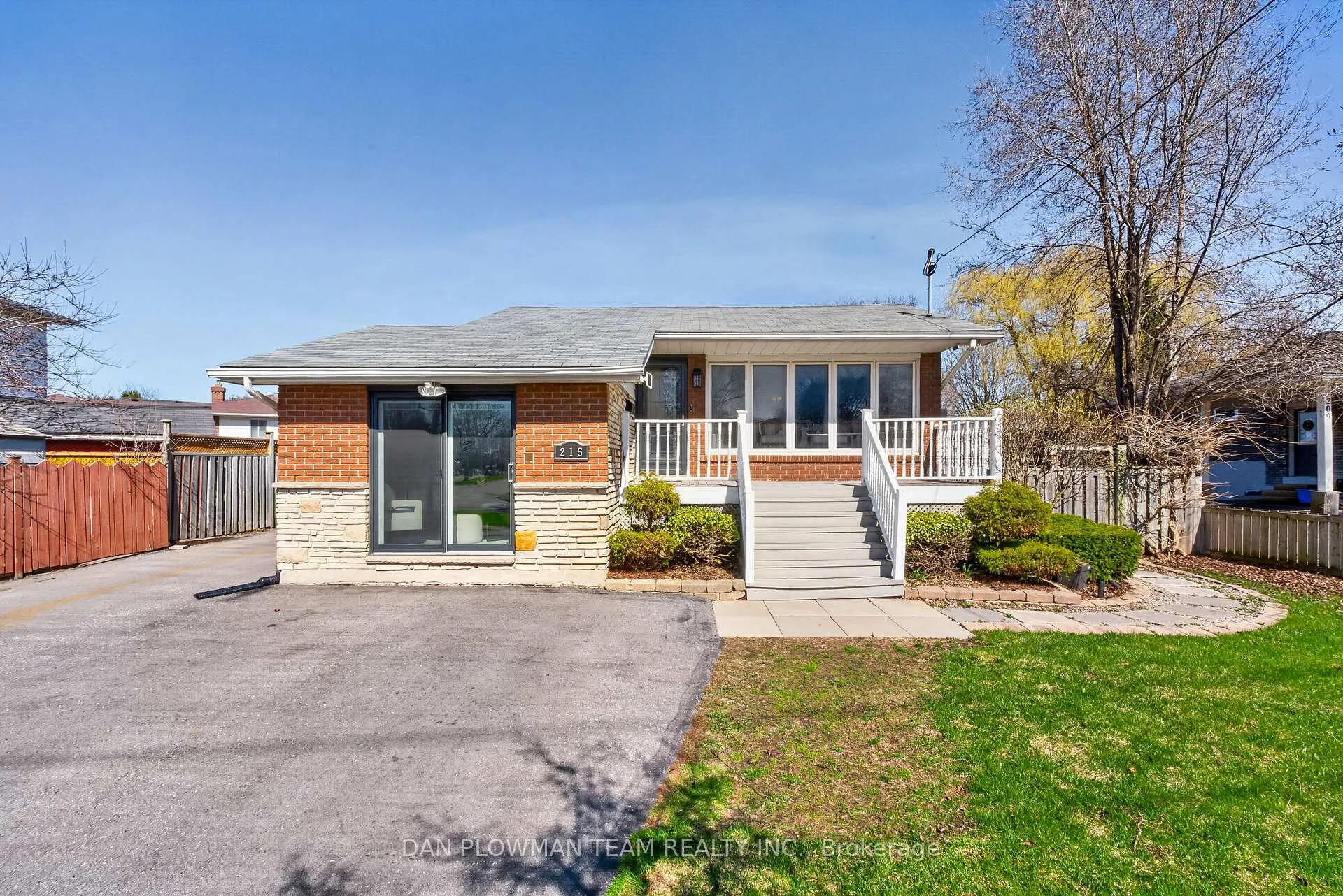Photo 1 of 215 Central Park Boulevard N, Oshawa, O'Neill — HOMEH