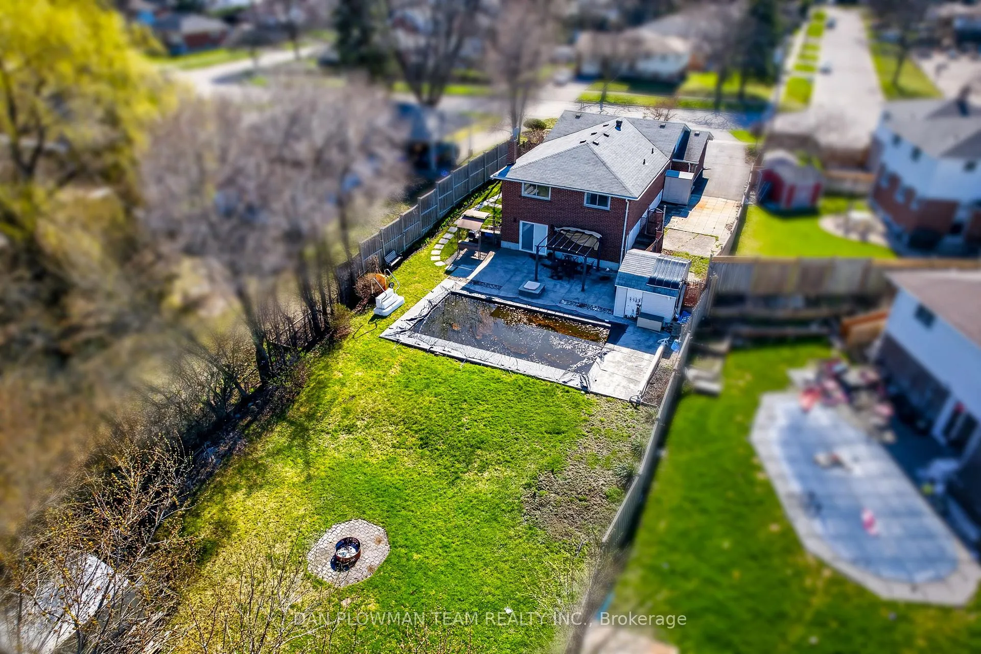 Photo 2 of 215 Central Park Boulevard N, Oshawa, O'Neill — HOMEH