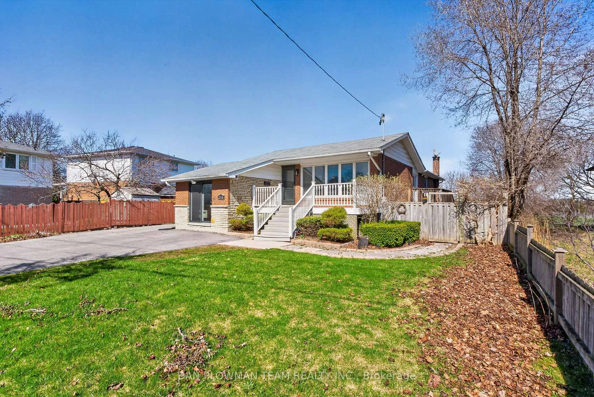 Photo 5 of 215 Central Park Boulevard N, Oshawa, O'Neill — HOMEH