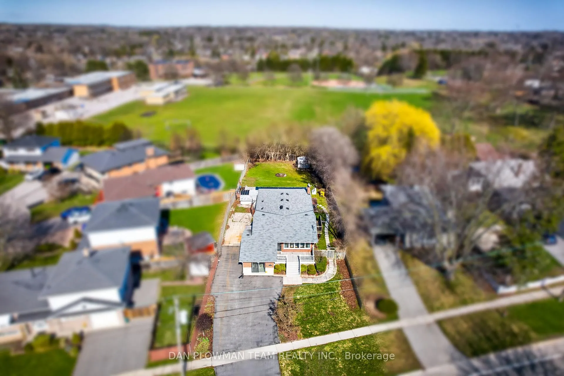 Photo 6 of 215 Central Park Boulevard N, Oshawa, O'Neill — HOMEH