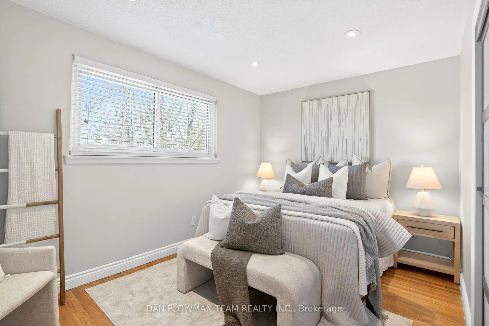 Photo 19 of 215 Central Park Boulevard N, Oshawa, O'Neill — HOMEH