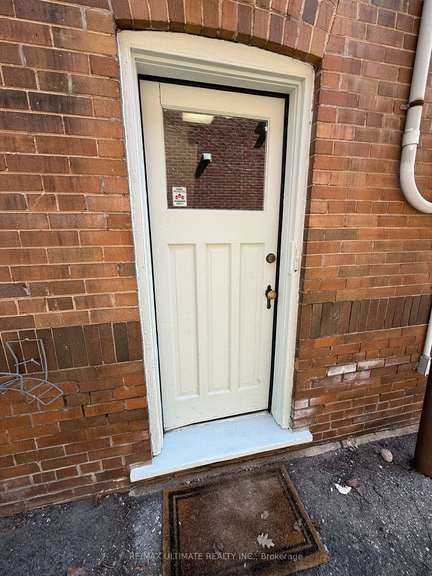 Photo 5 of Unit Unit 5 (Basement Unit), 8 Avion Avenue, Toronto, The Beaches — HOMEH