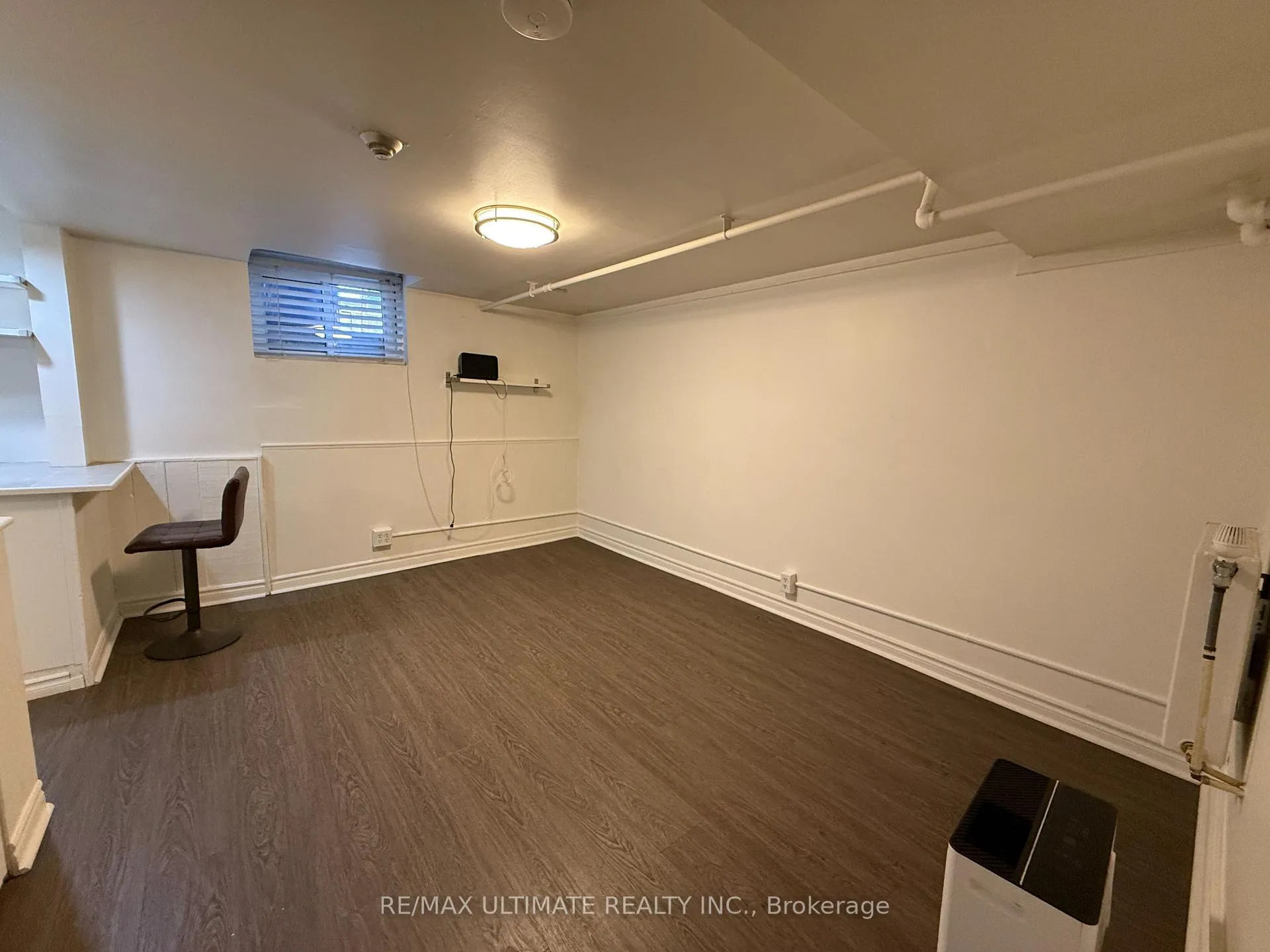 Photo 6 of Unit Unit 5 (Basement Unit), 8 Avion Avenue, Toronto, The Beaches — HOMEH