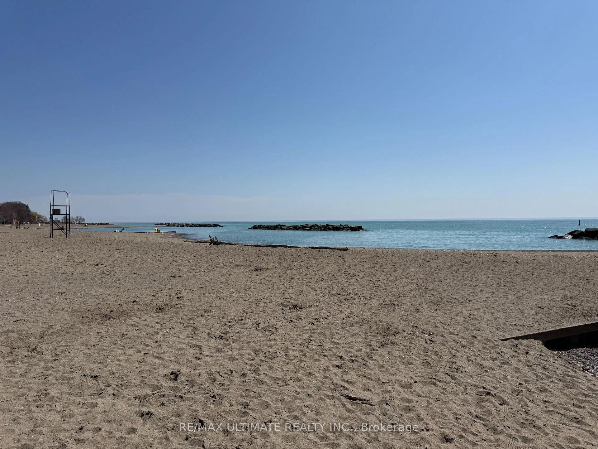 Photo 23 of Unit Unit 5 (Basement Unit), 8 Avion Avenue, Toronto, The Beaches — HOMEH