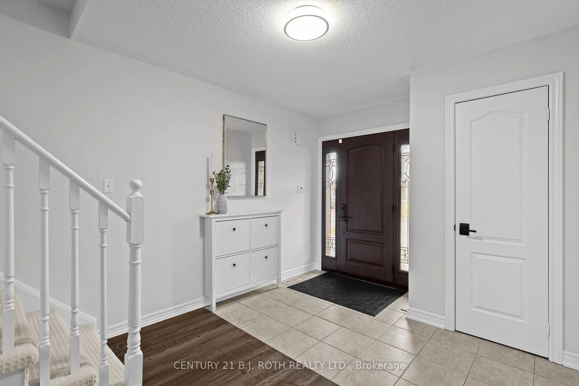 Photo 3 of 30 Megan Crescent, Barrie, Holly — HOMEH
