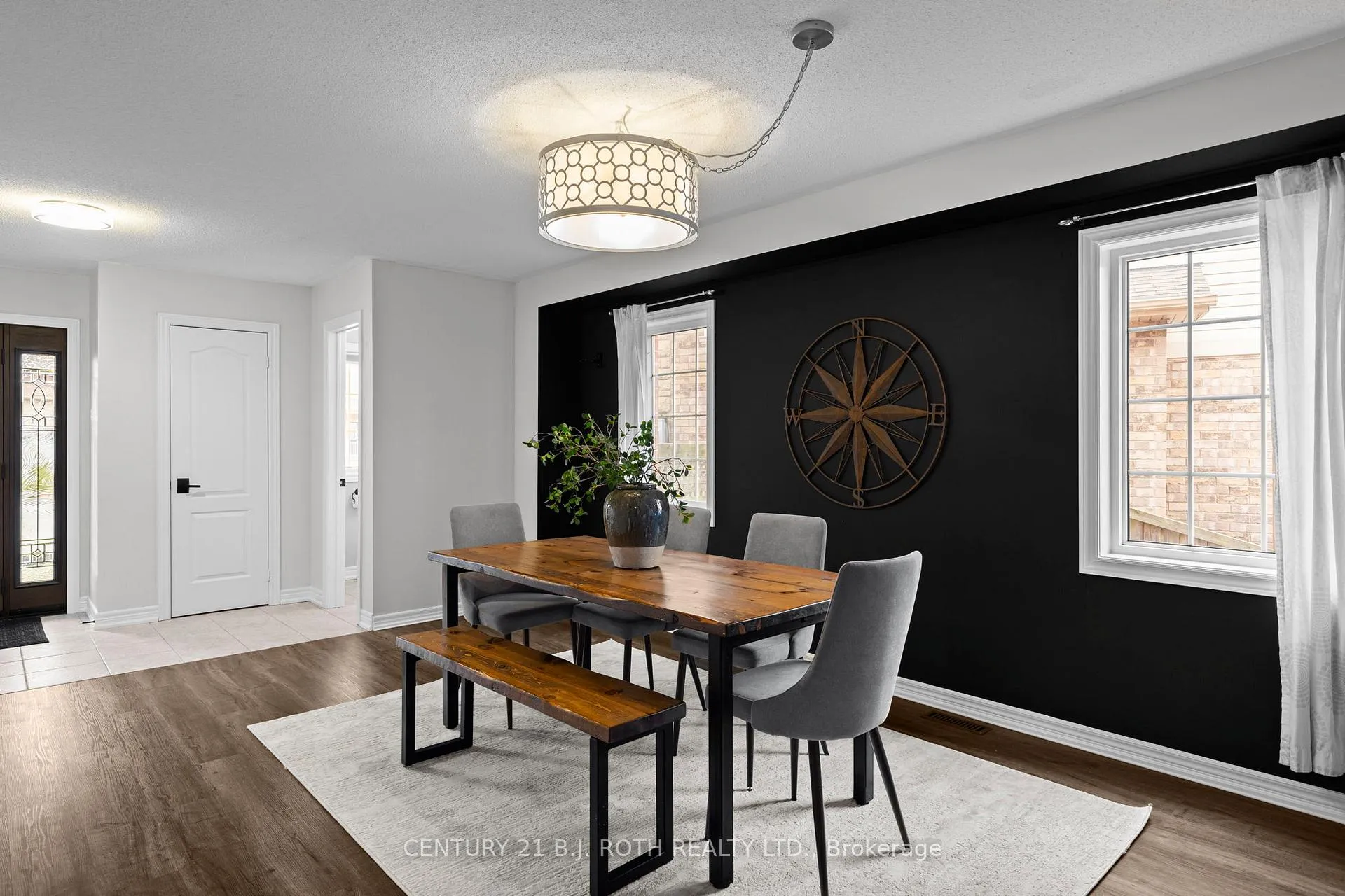 Photo 5 of 30 Megan Crescent, Barrie, Holly — HOMEH