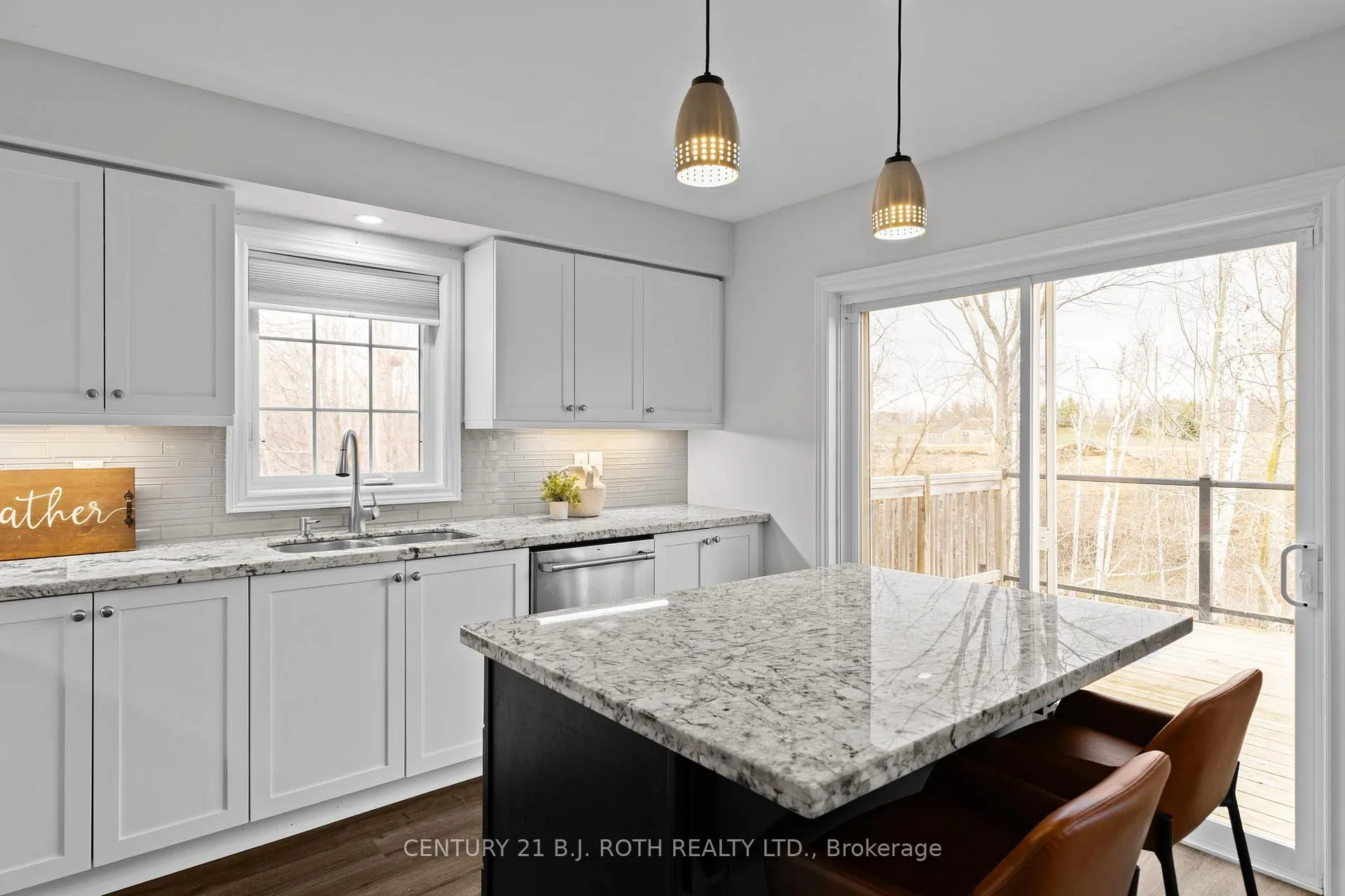 Photo 9 of 30 Megan Crescent, Barrie, Holly — HOMEH